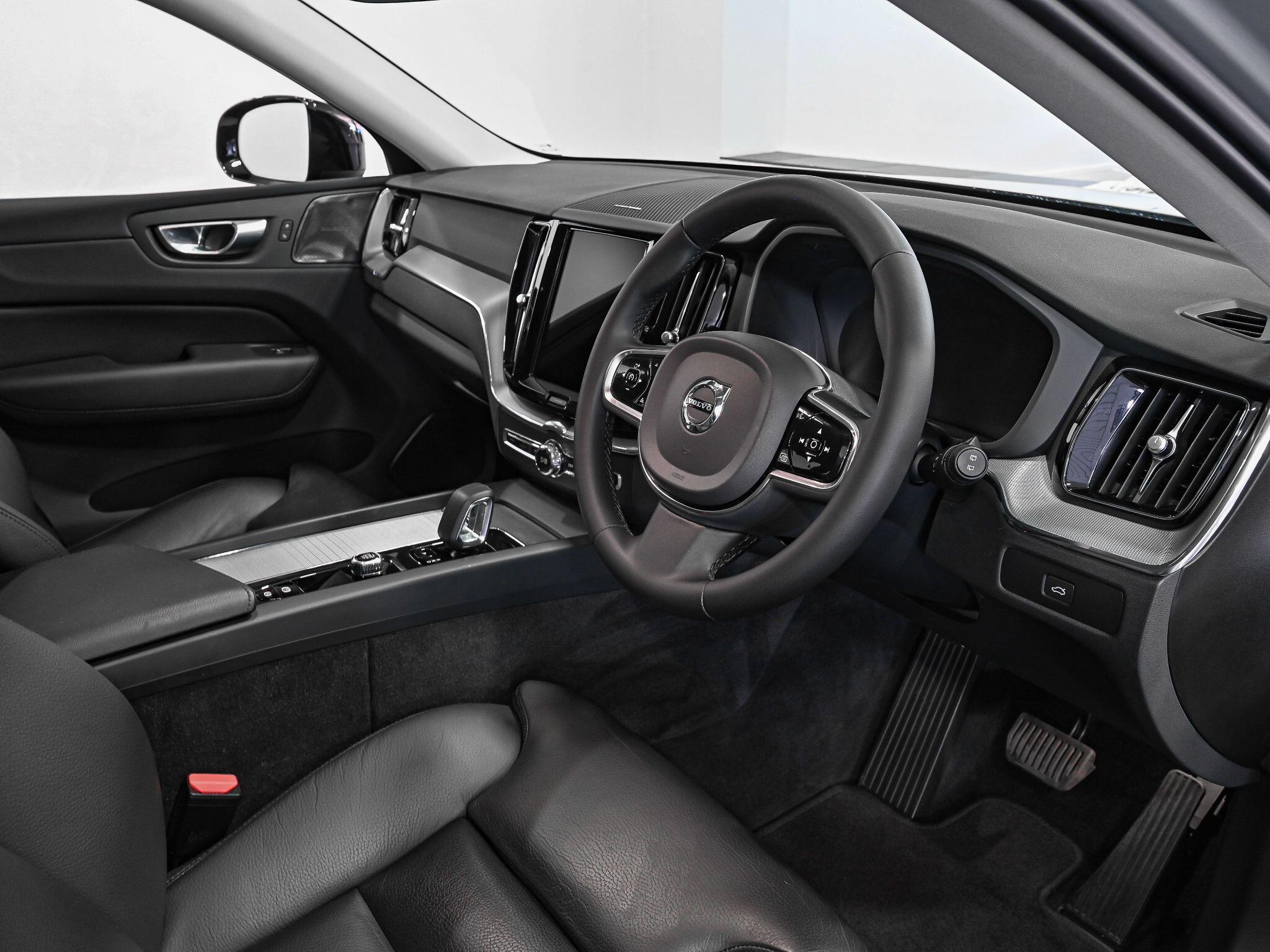 Volvo XC60 view 2