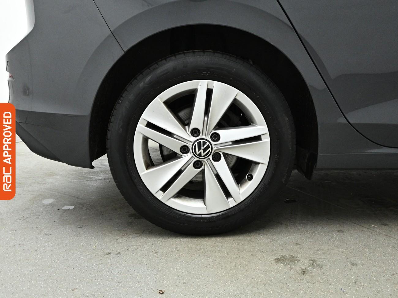 Volkswagen Golf view 27