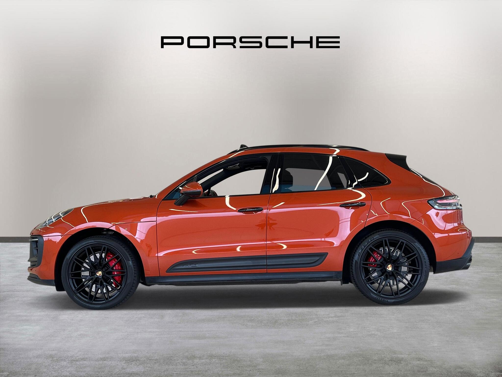 Porsche Macan view 4
