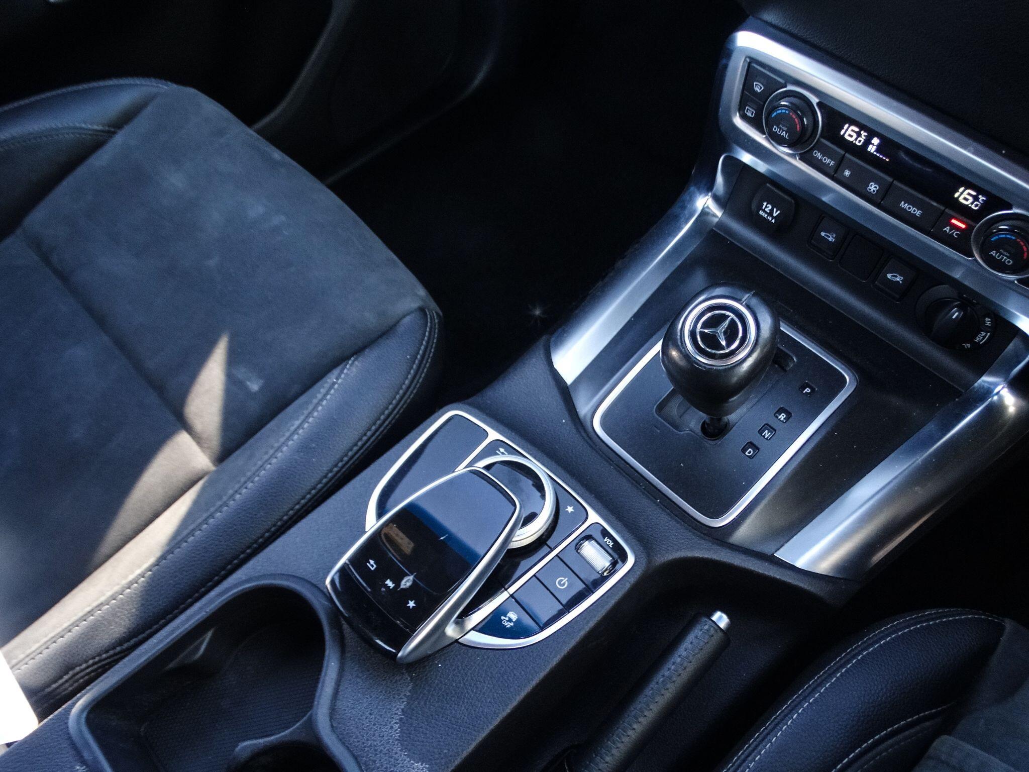 Mercedes-Benz X Class view 28