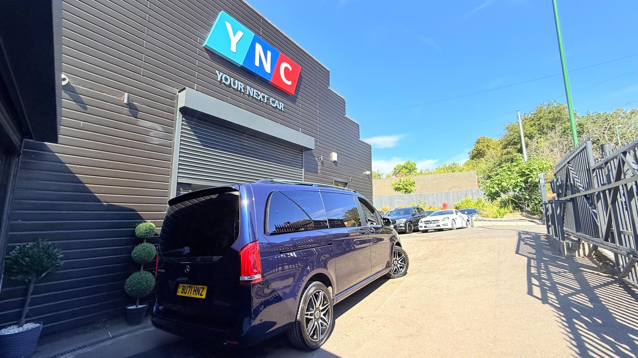 Mercedes-Benz V-Class view 5