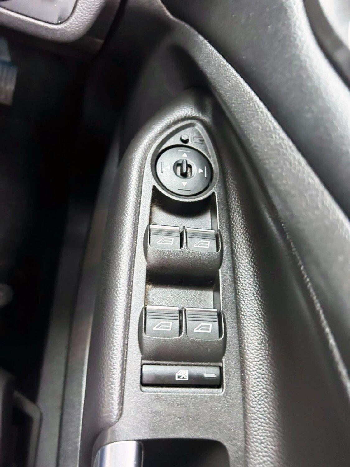 Ford Kuga view 21