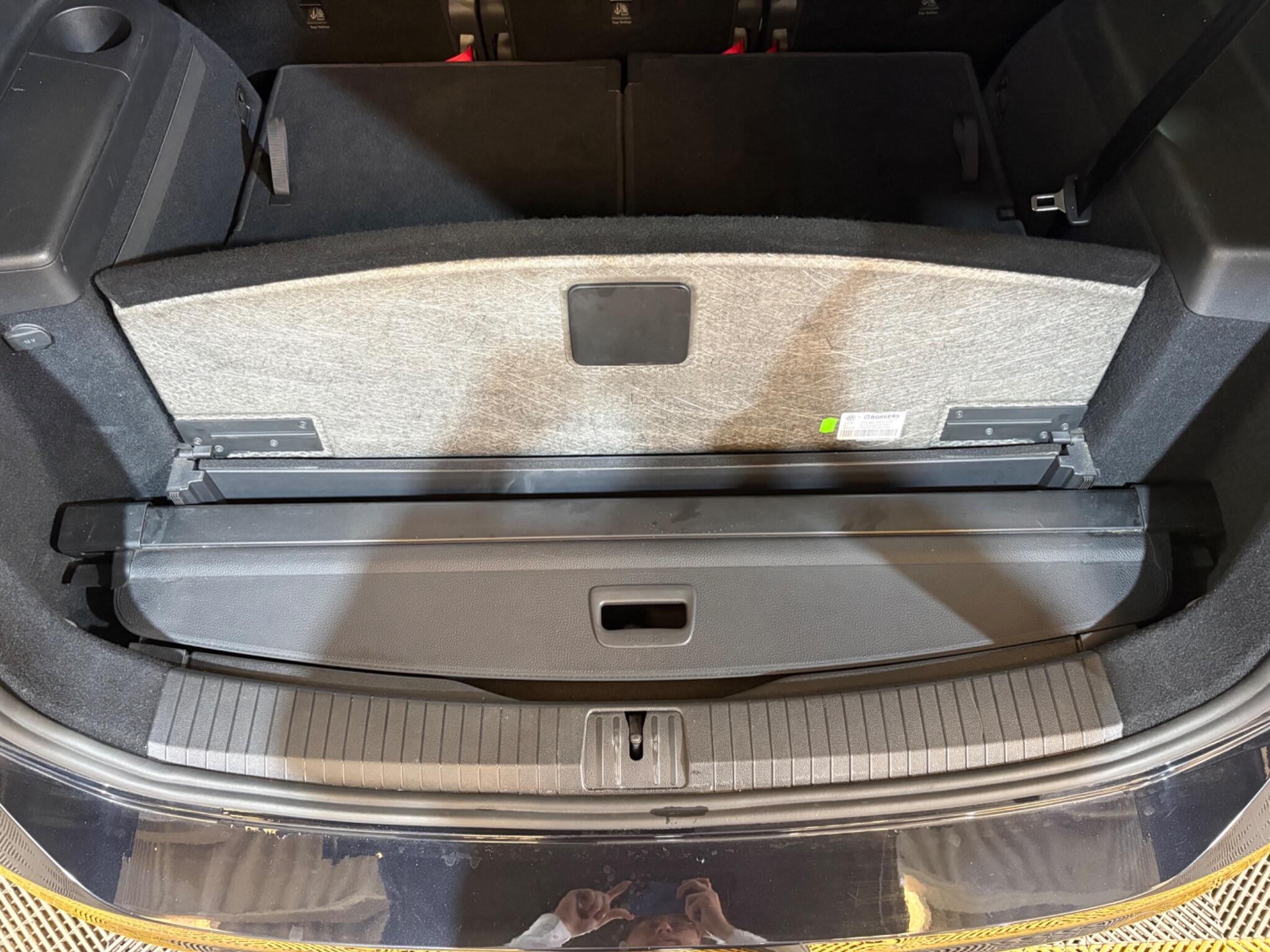 Volkswagen Touran view 23