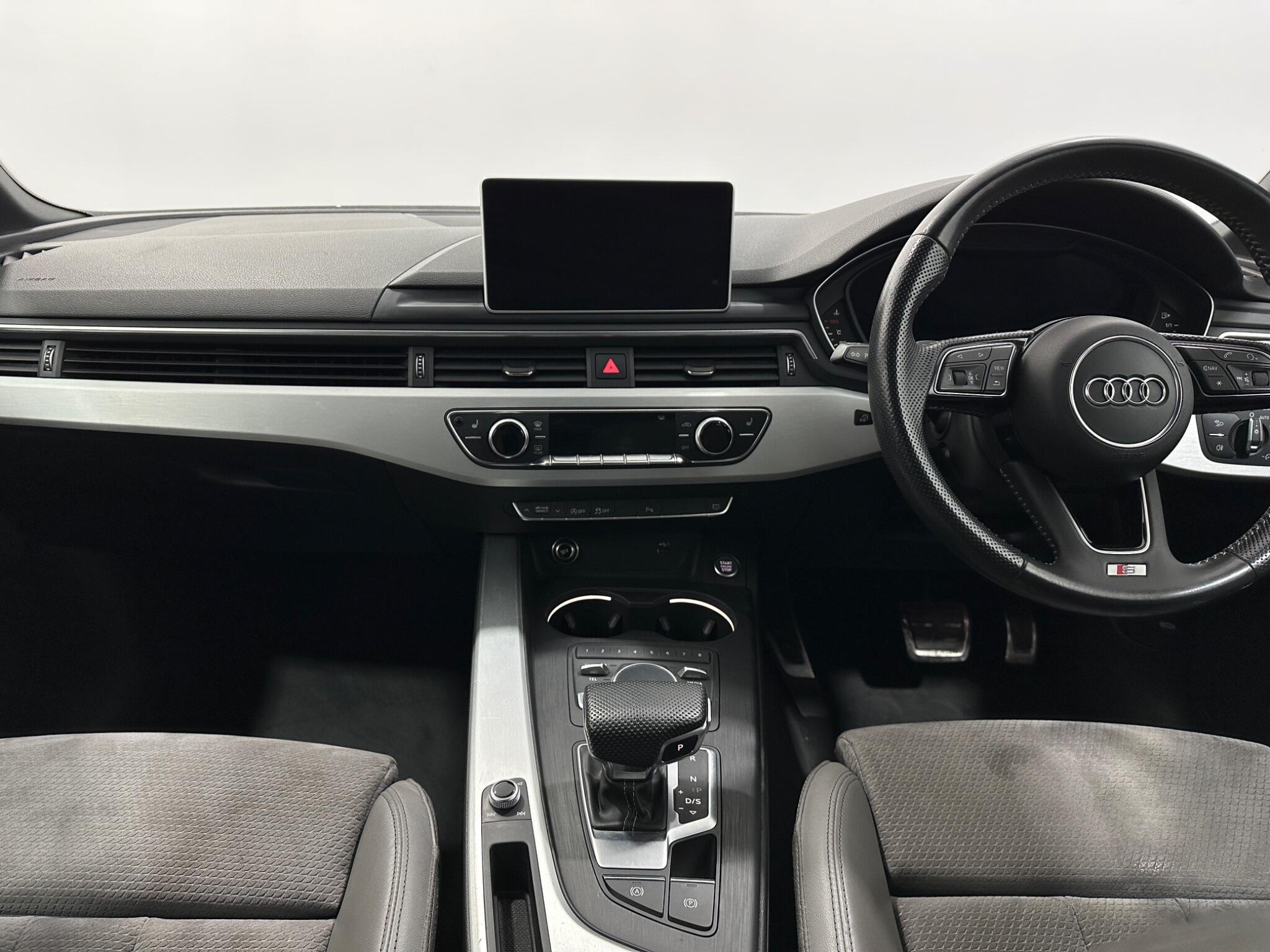 Audi A4 view 20