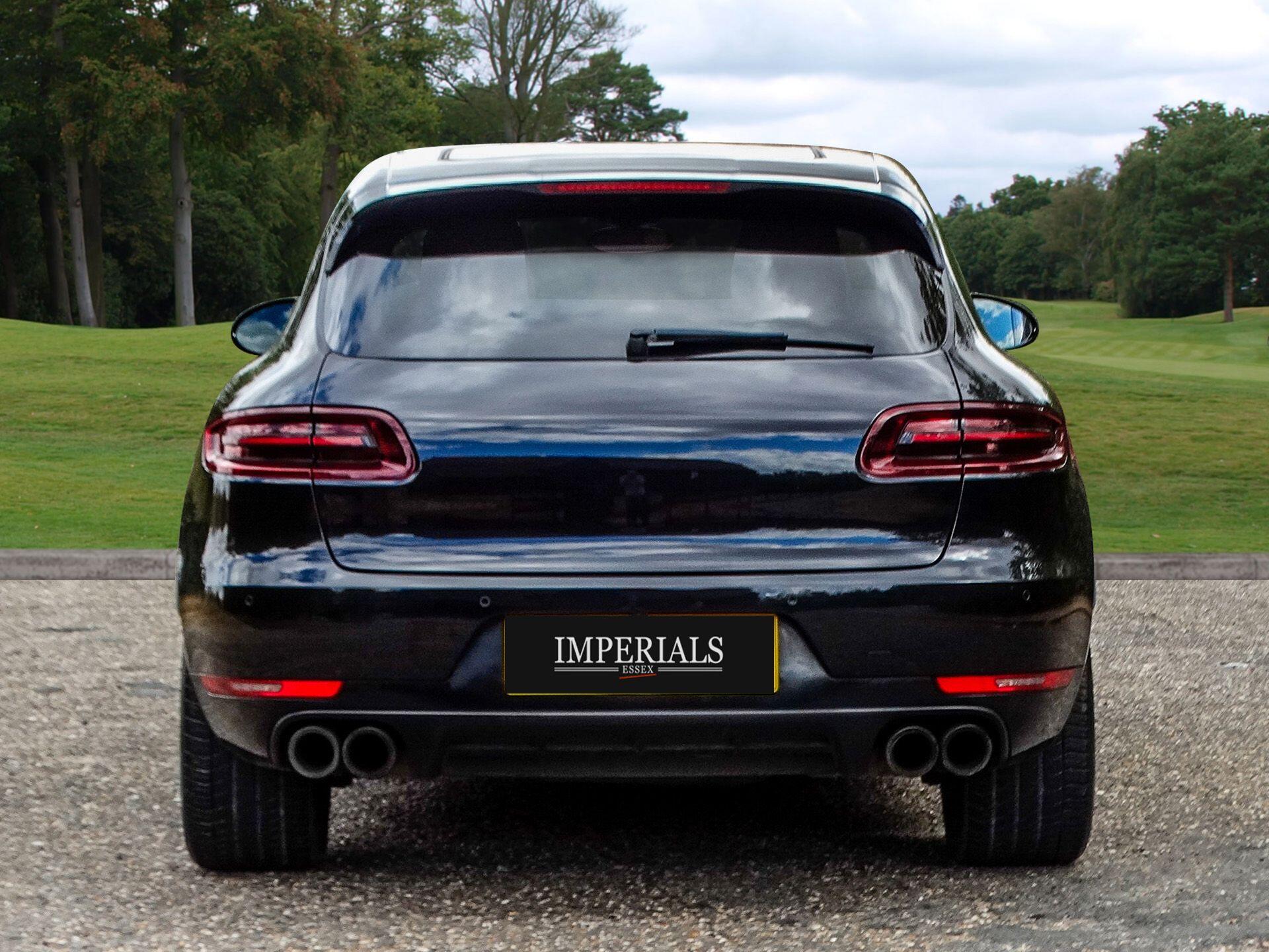 Porsche Macan view 10