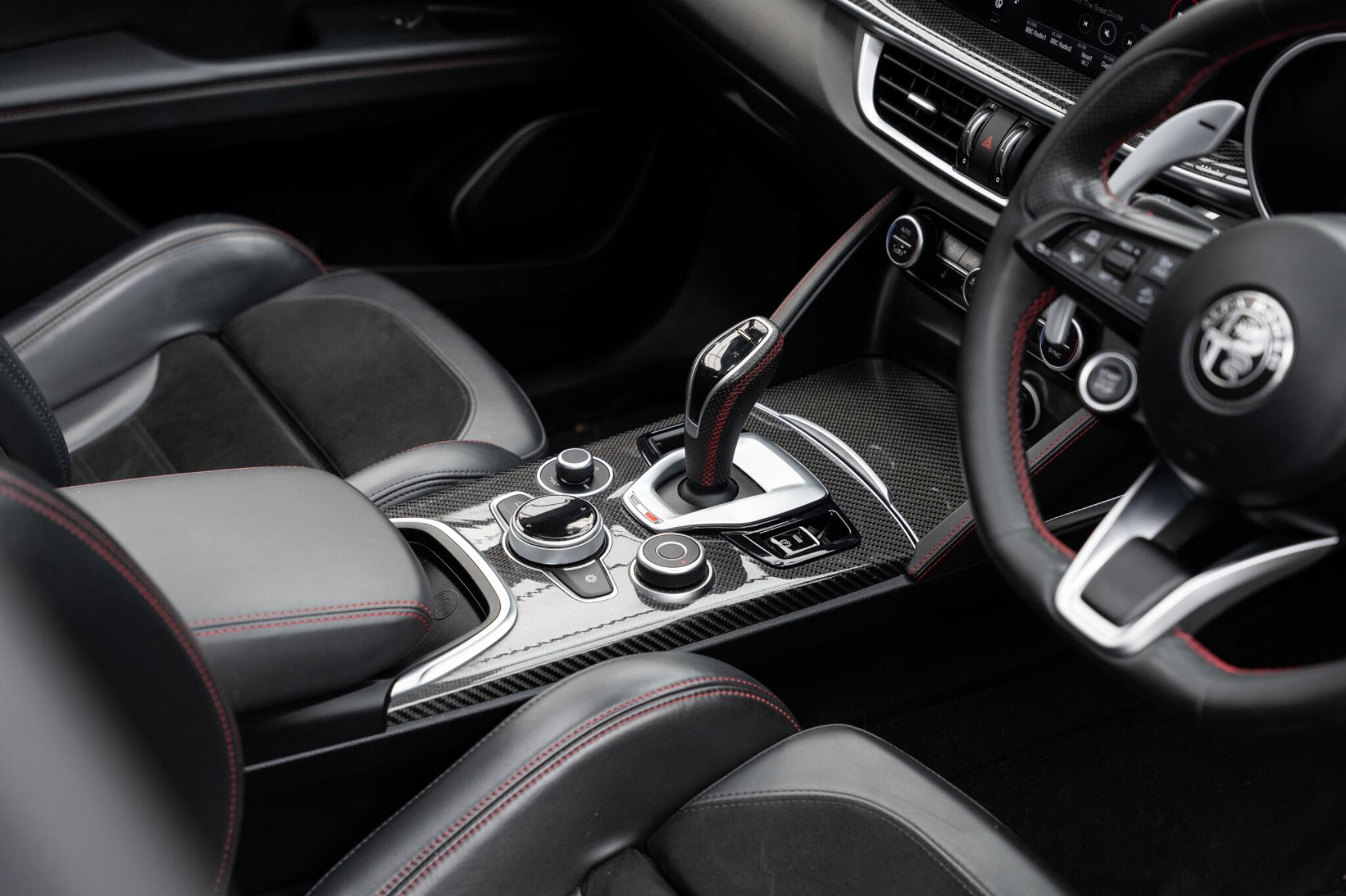 Alfa Romeo Stelvio view 26