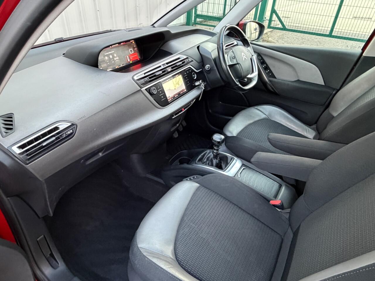 Citroen Grand C4 Spacetourer view 23
