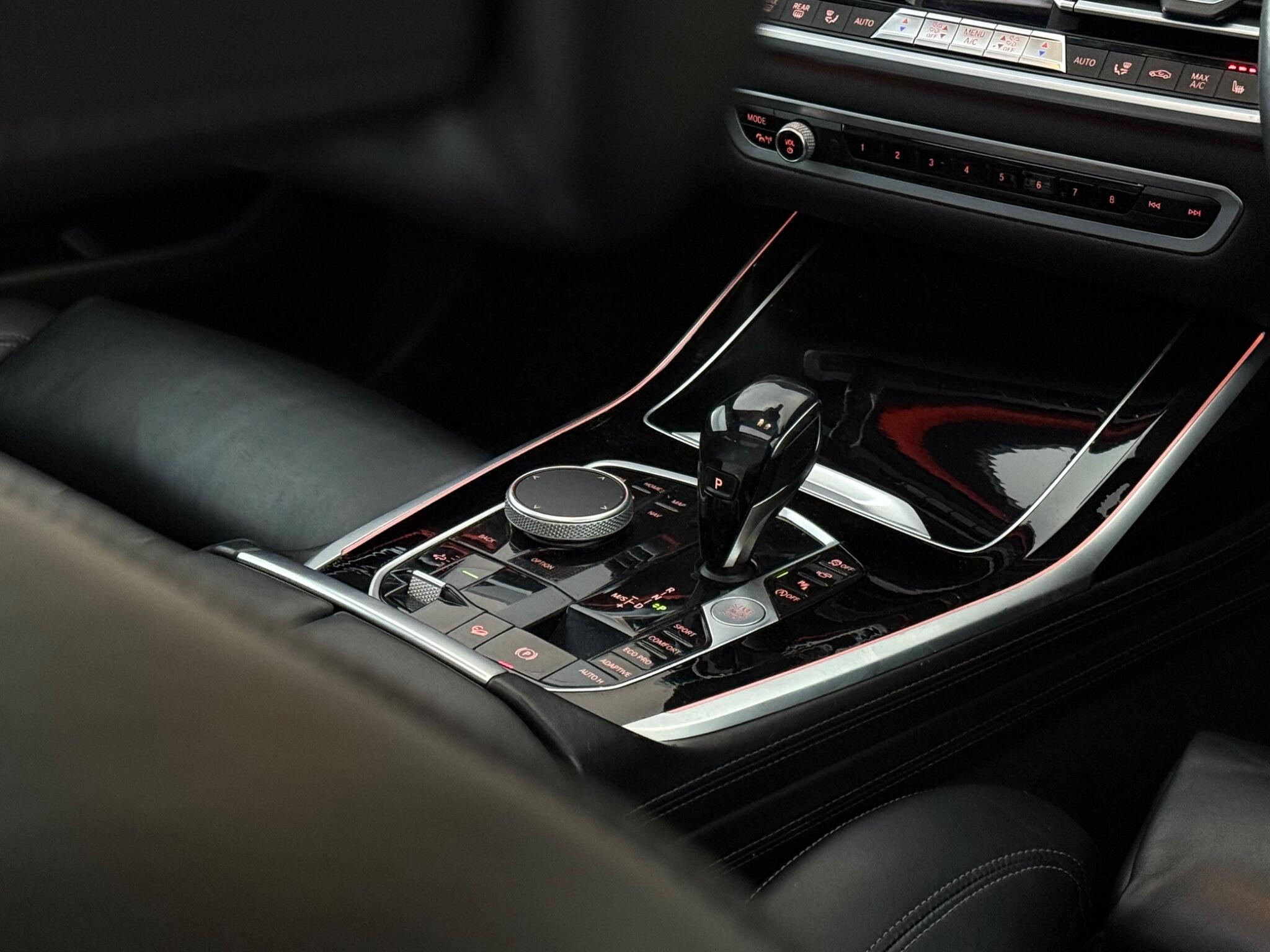 BMW X7 view 38