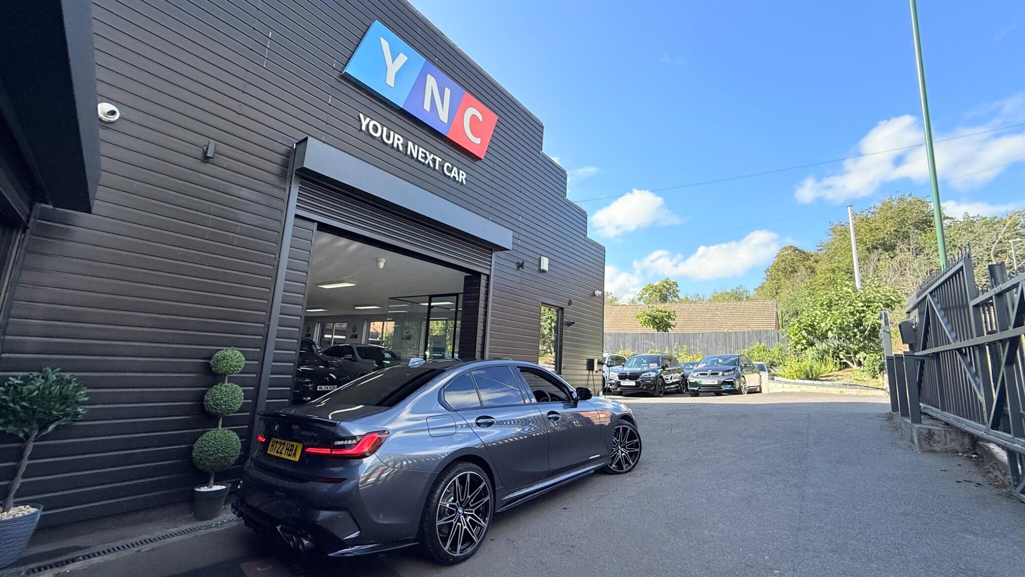 BMW 3 Series view 6