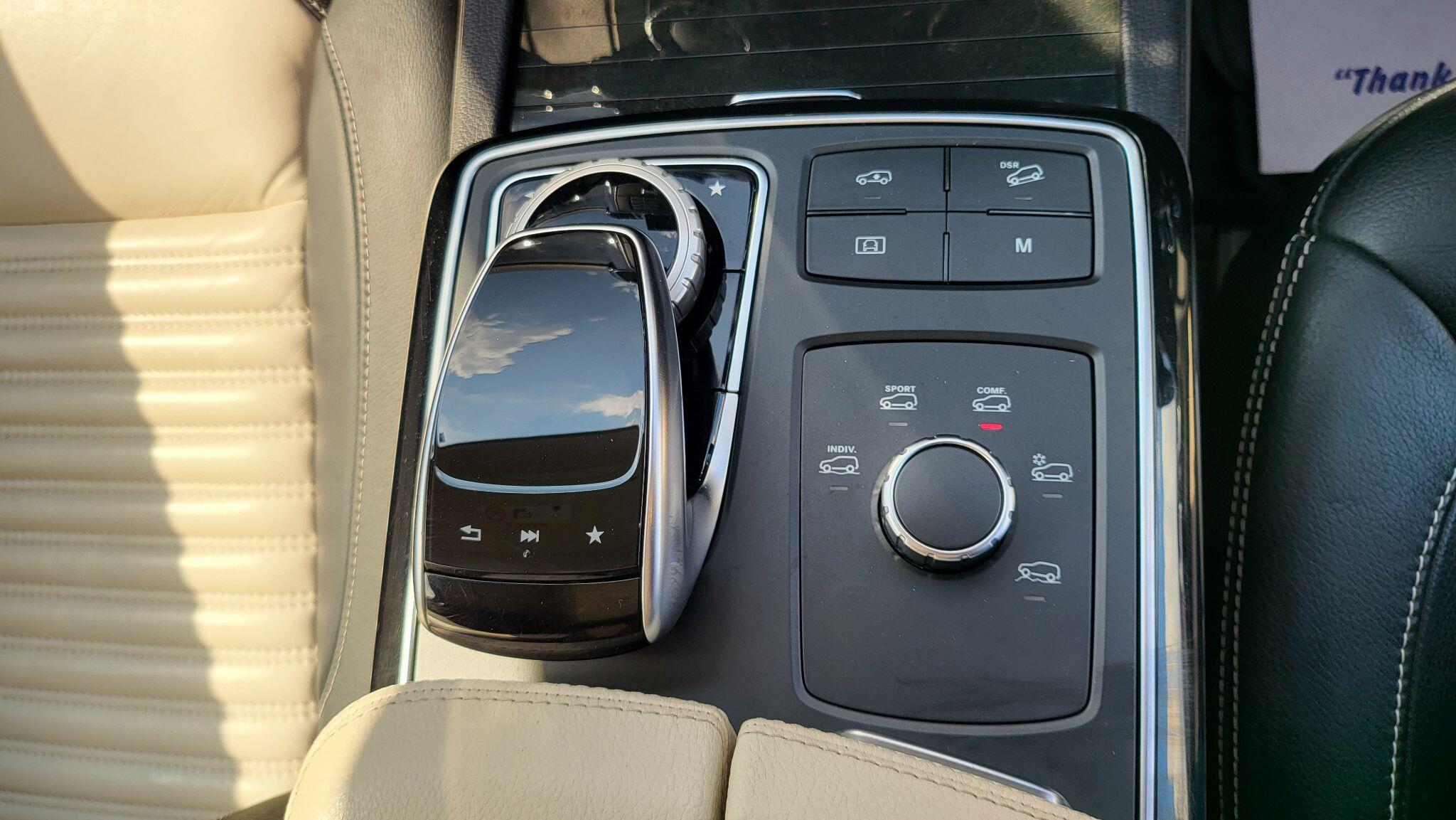 Mercedes-Benz Gle view 22