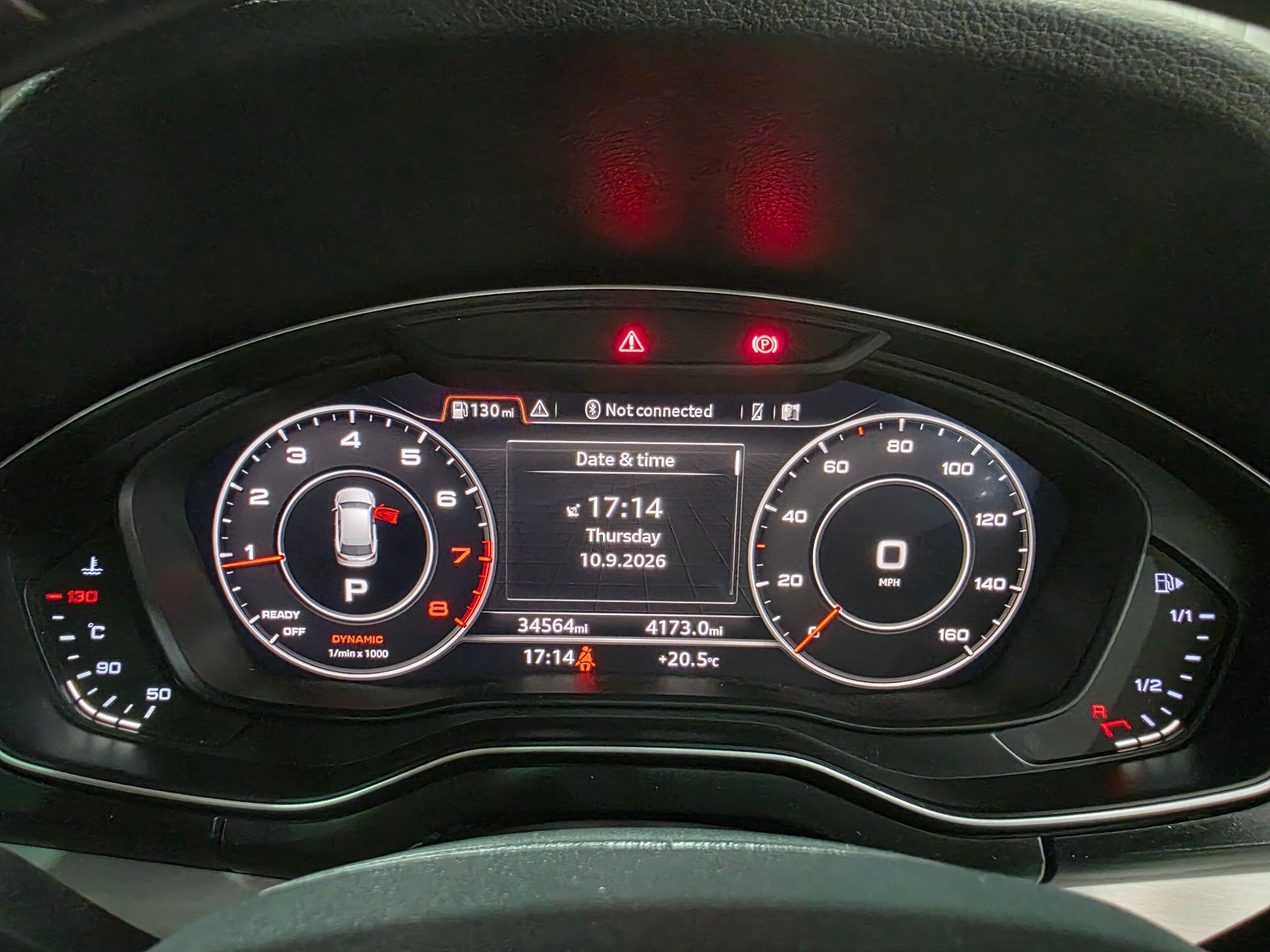 Audi Q5 view 14