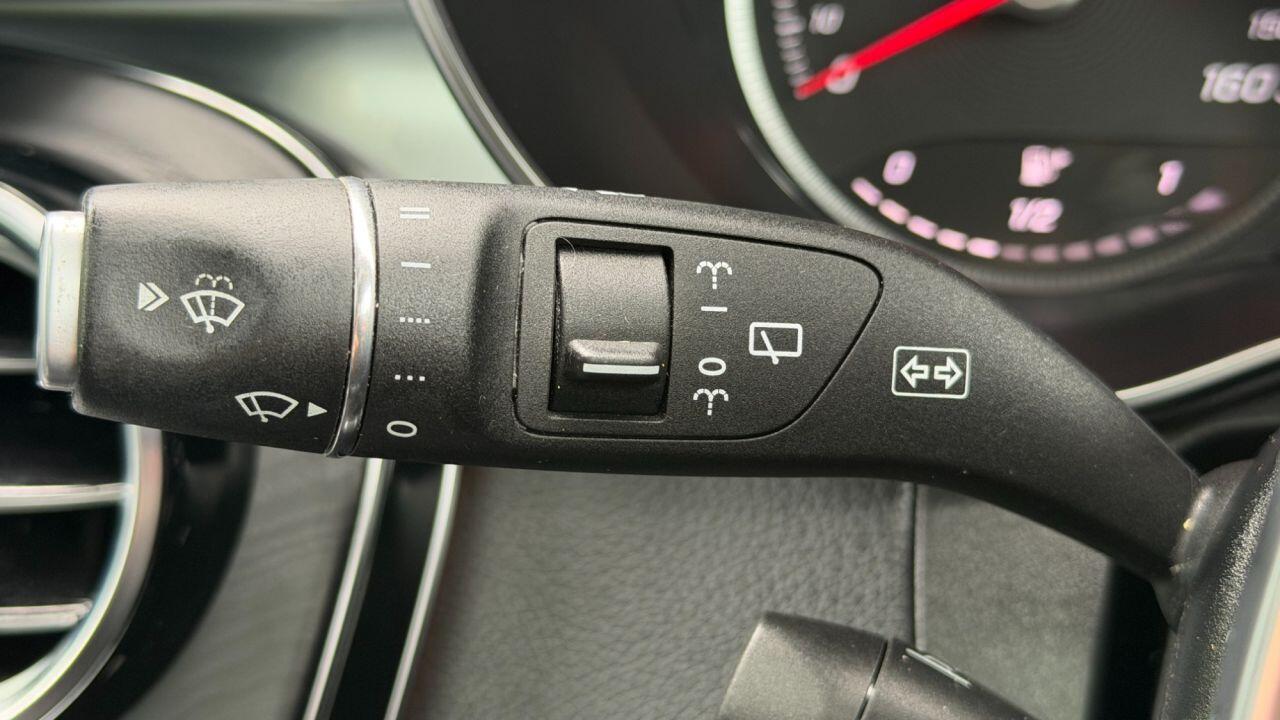 Mercedes-Benz GLC view 27
