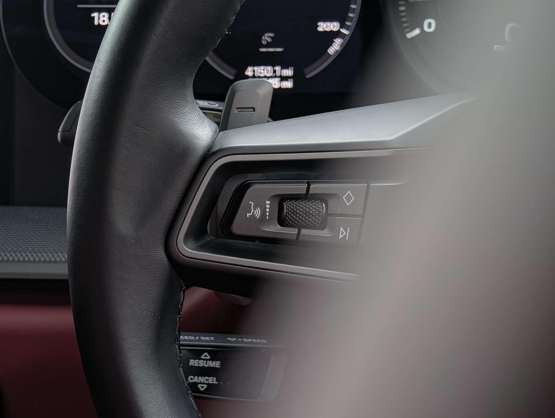 Porsche 911 view 37