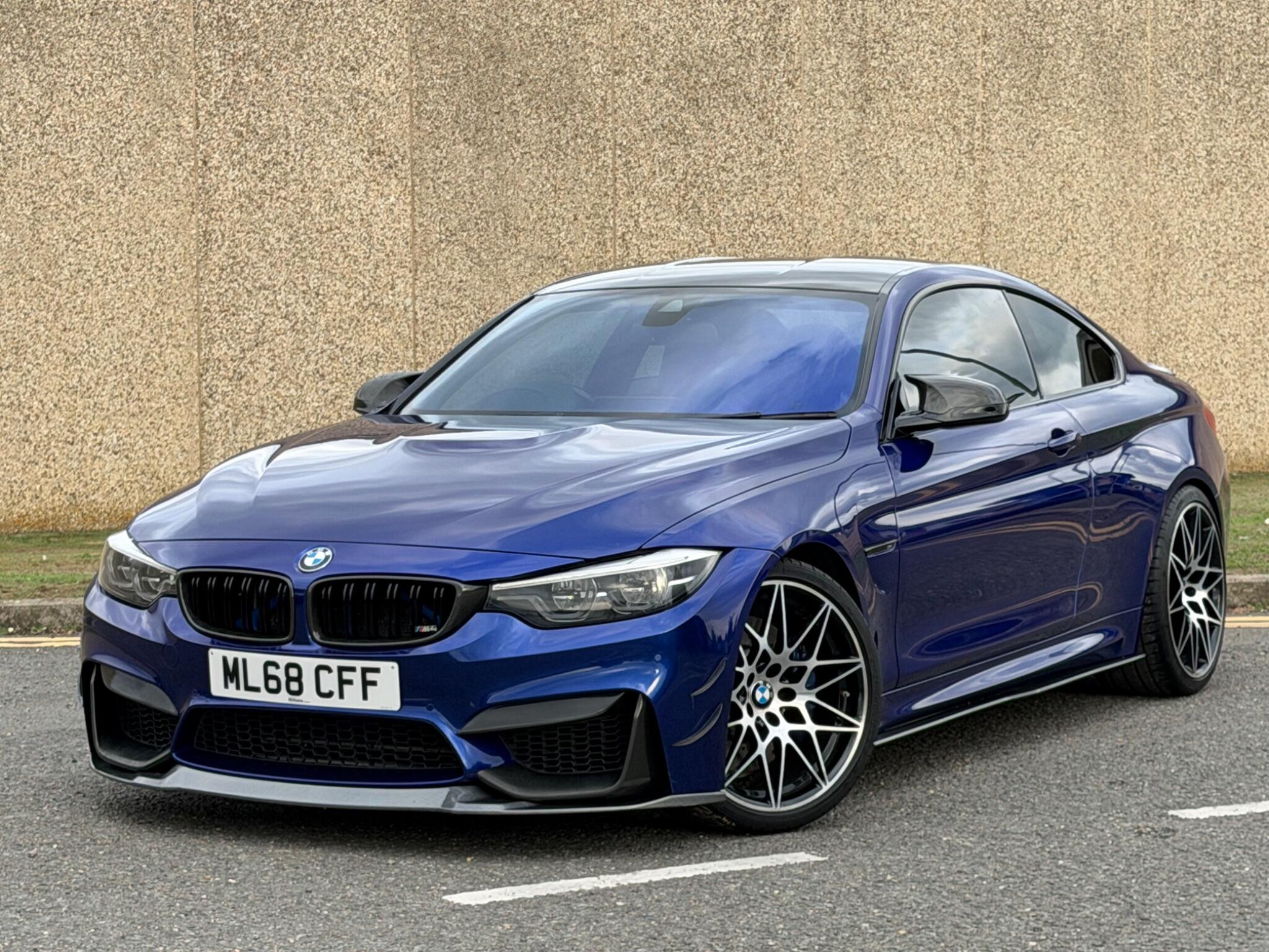 BMW M4 view 3
