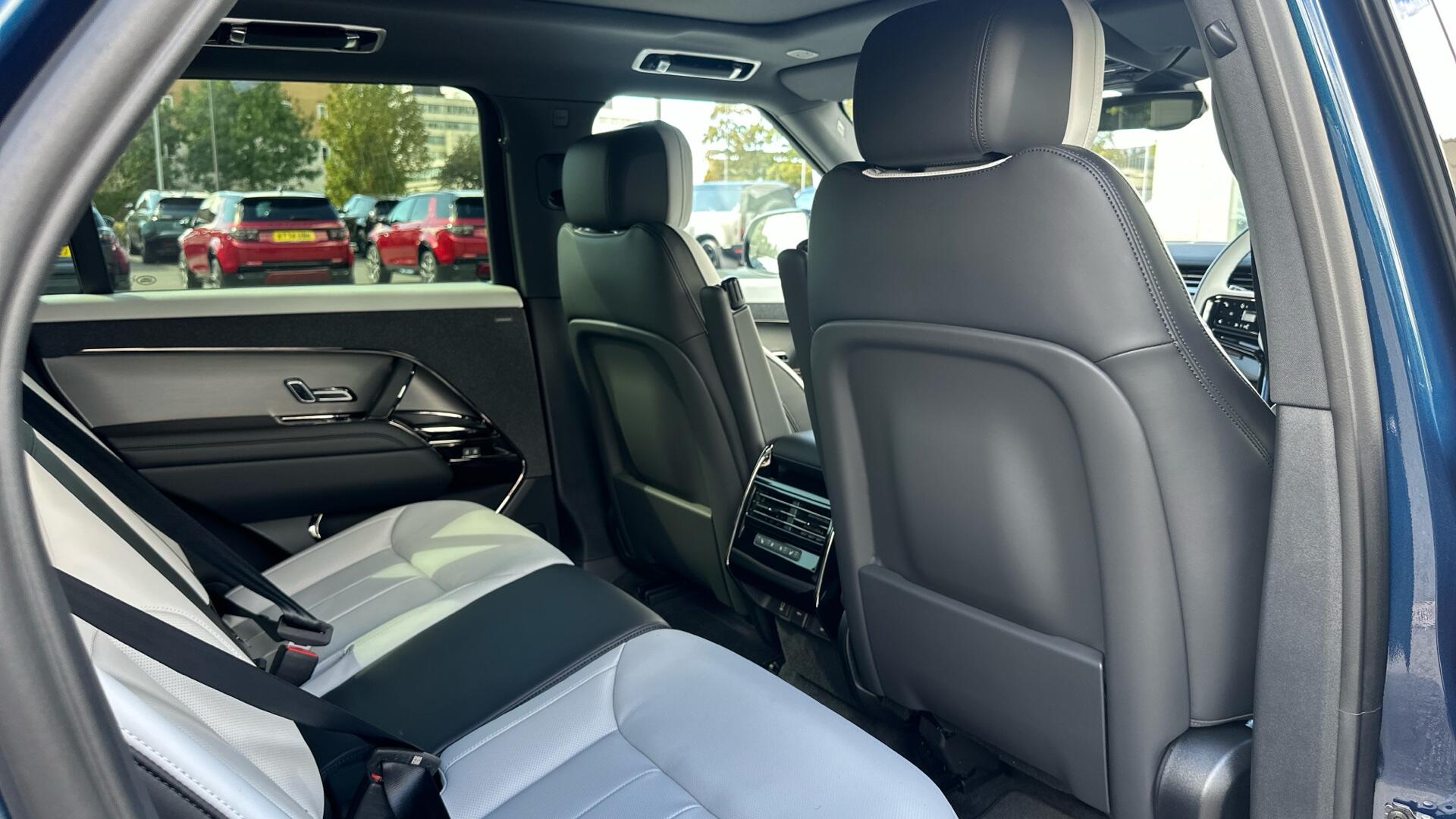 Land Rover Range Rover Sport view 34