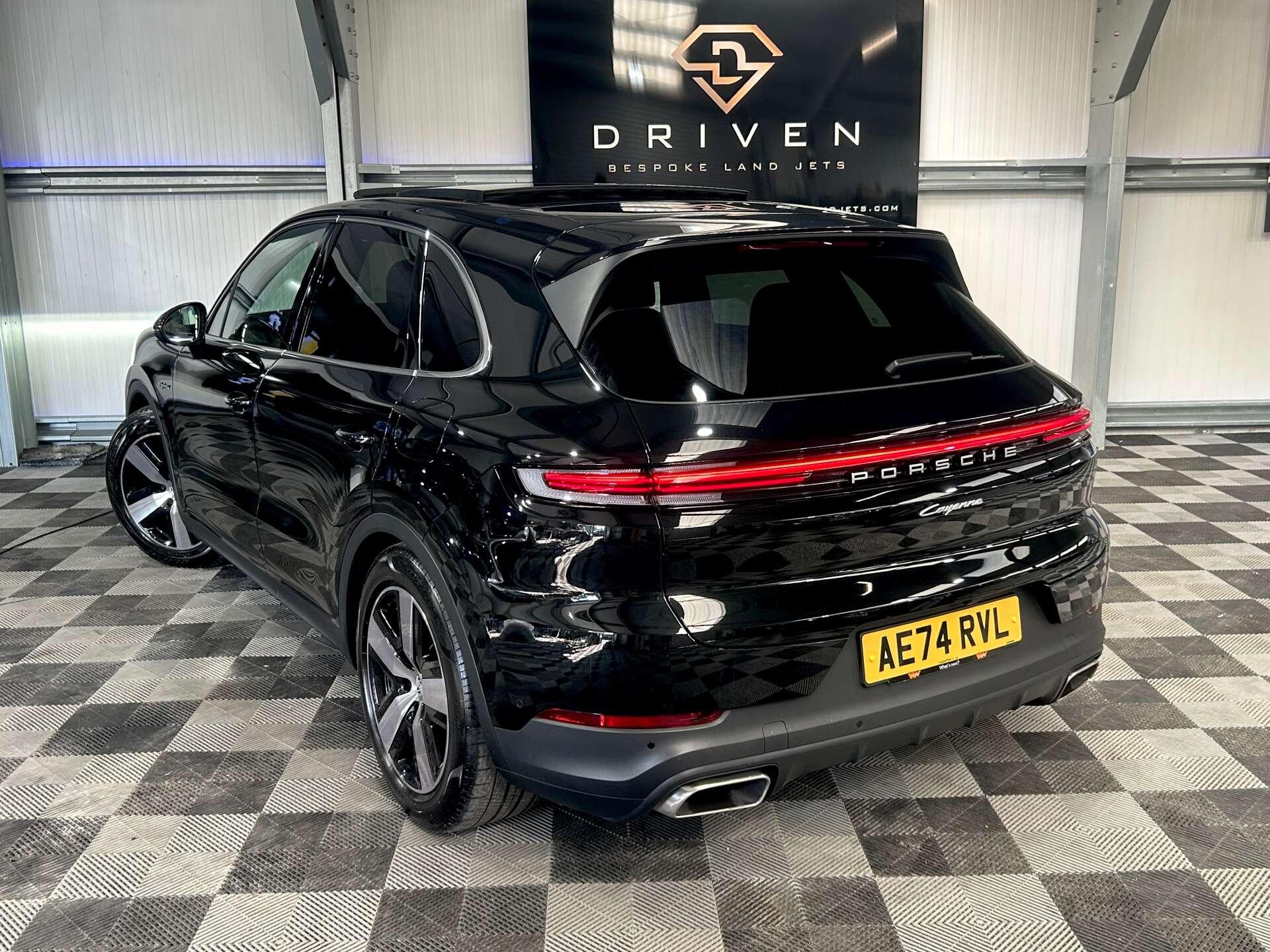 Porsche Cayenne view 16