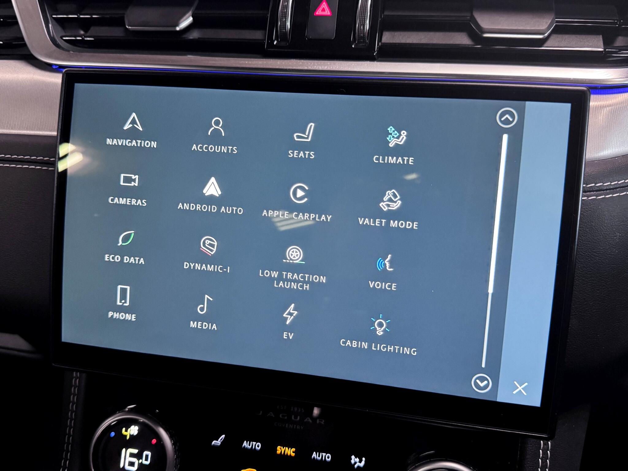 Jaguar F-Pace view 44