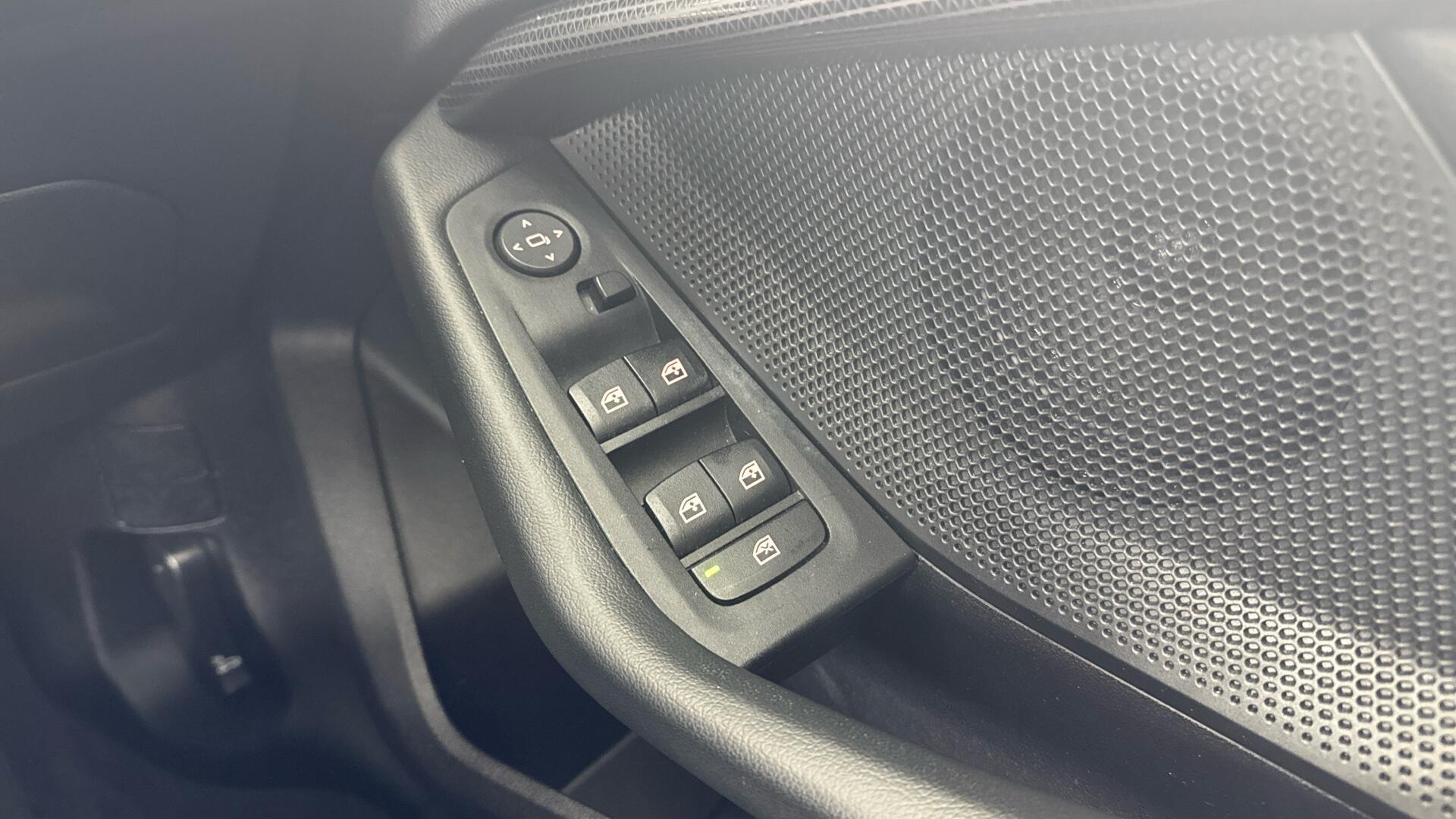 BMW 1 Series view 44