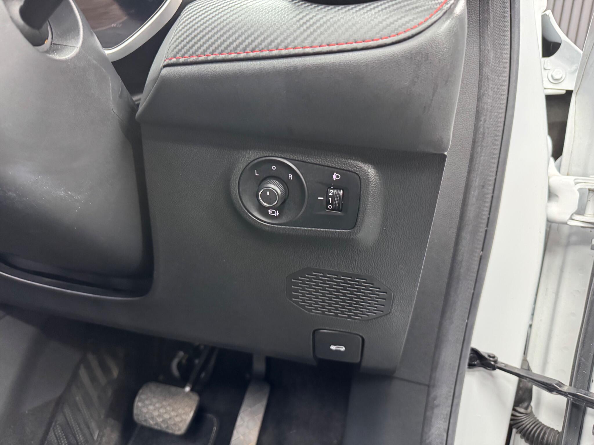 MG ZS view 33
