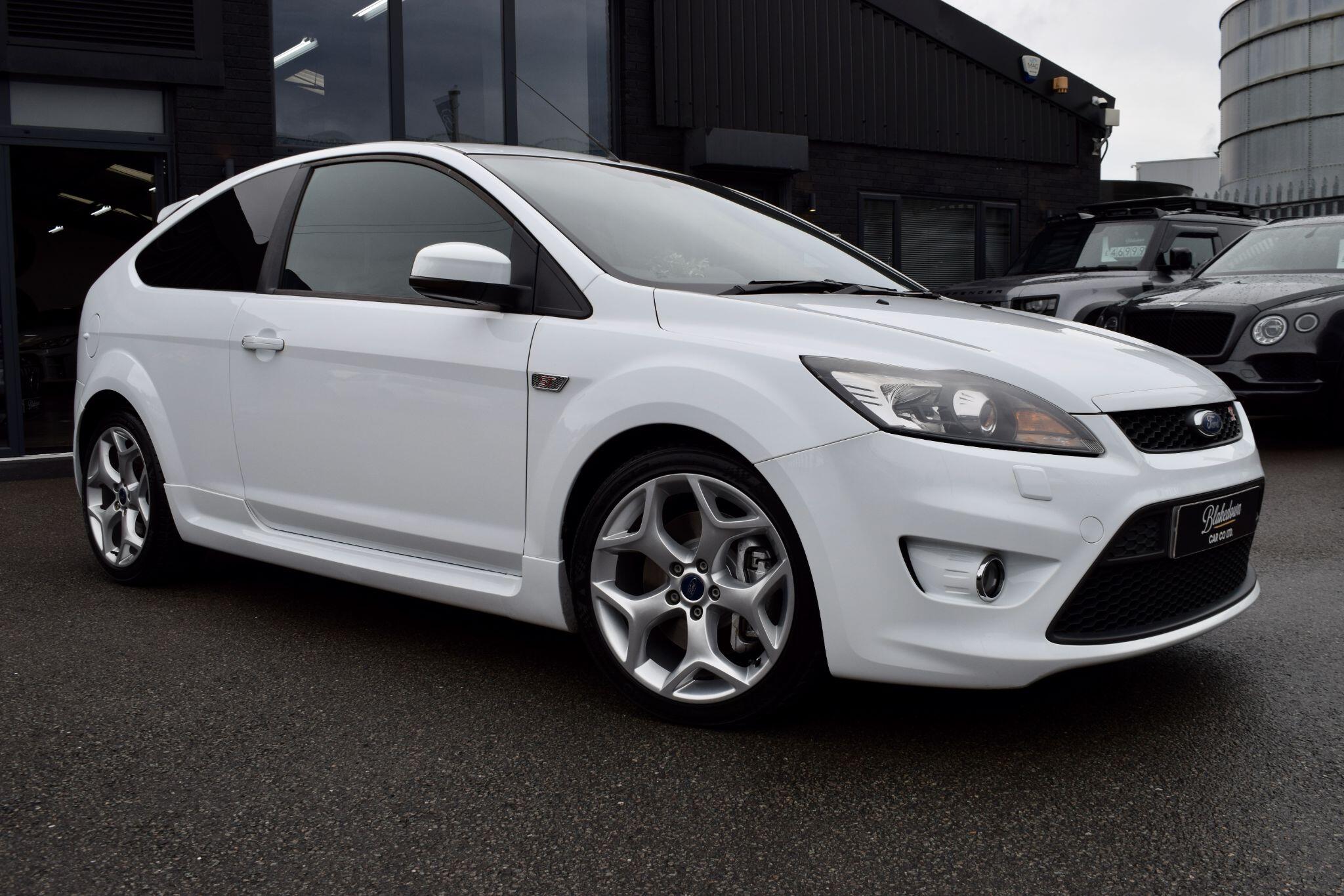 Ford Focus view 3