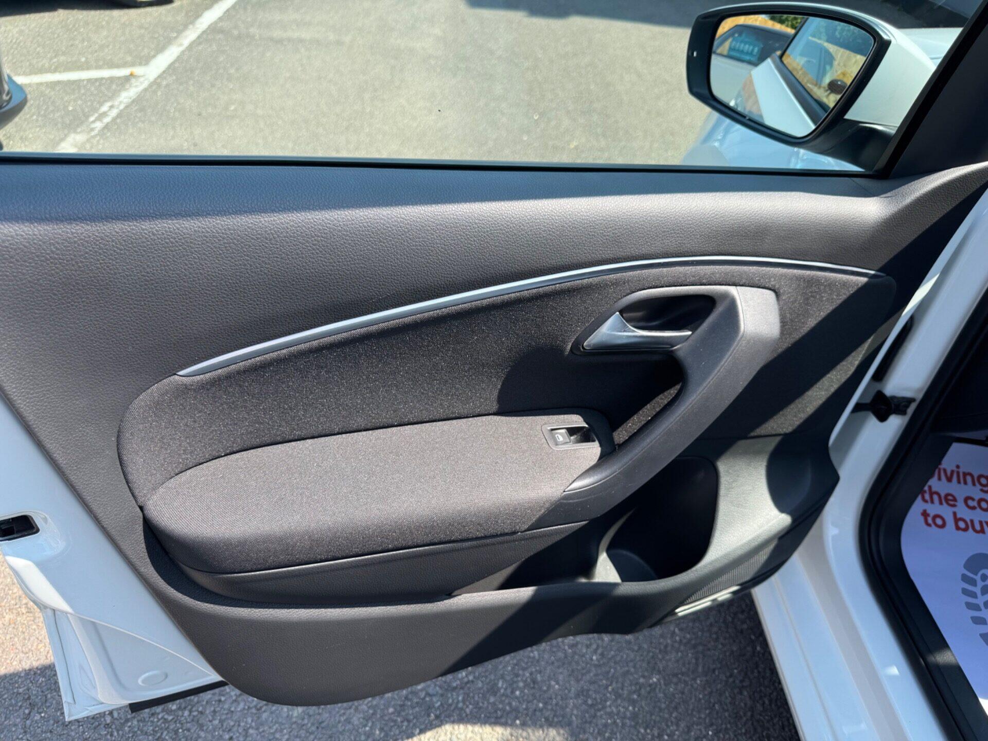 Volkswagen Polo view 58