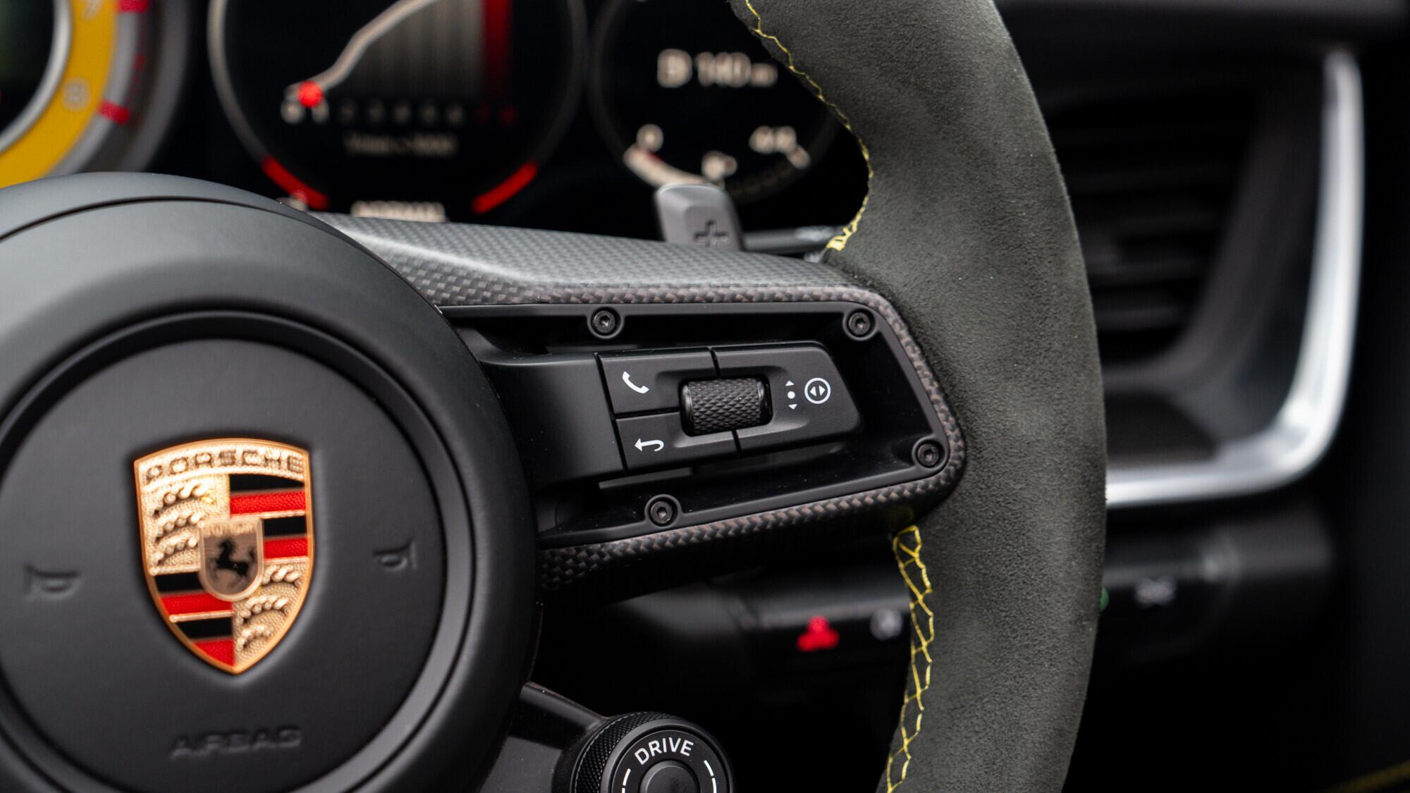 Porsche 911 view 26