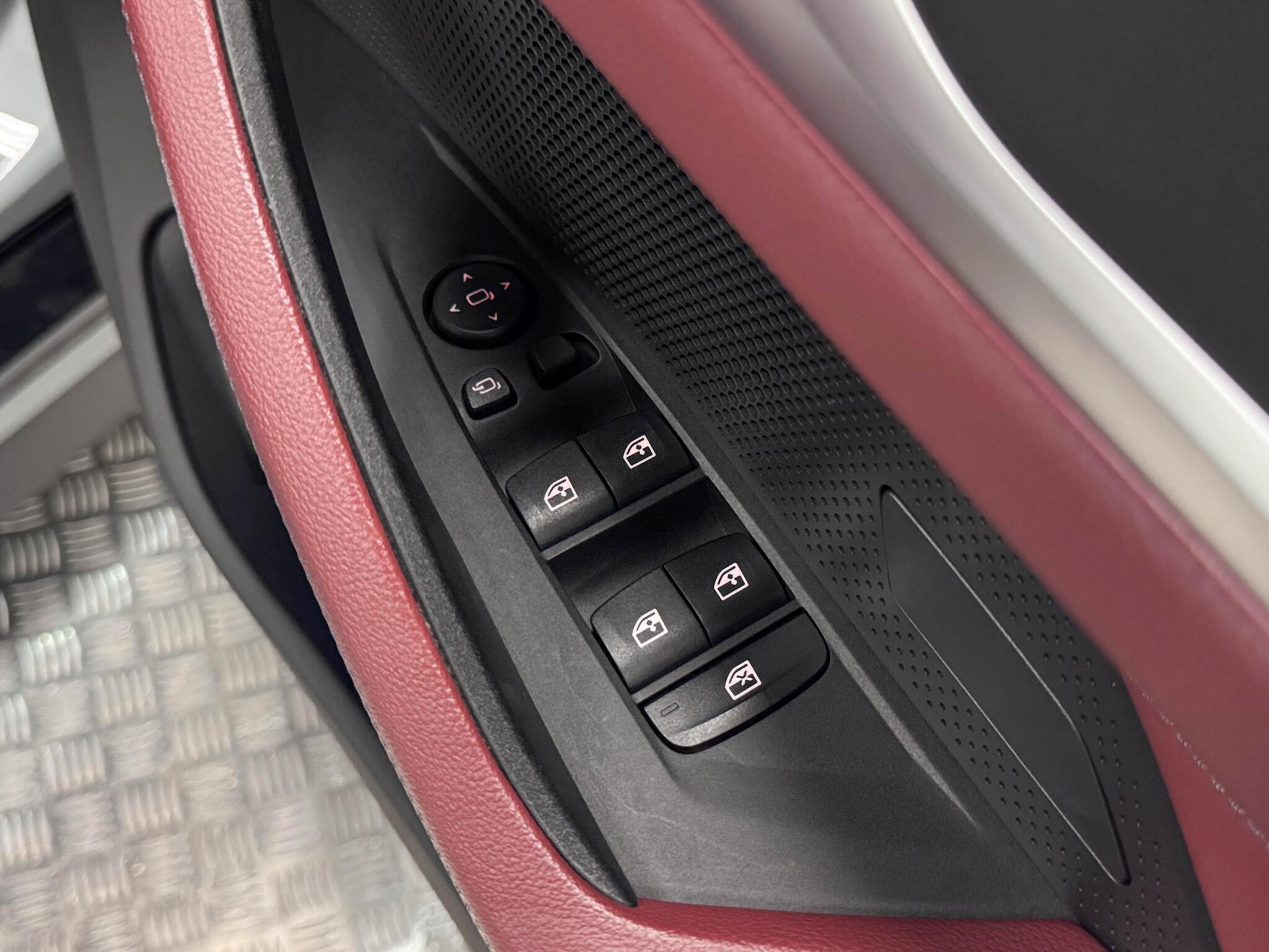 BMW 4 Series view 16