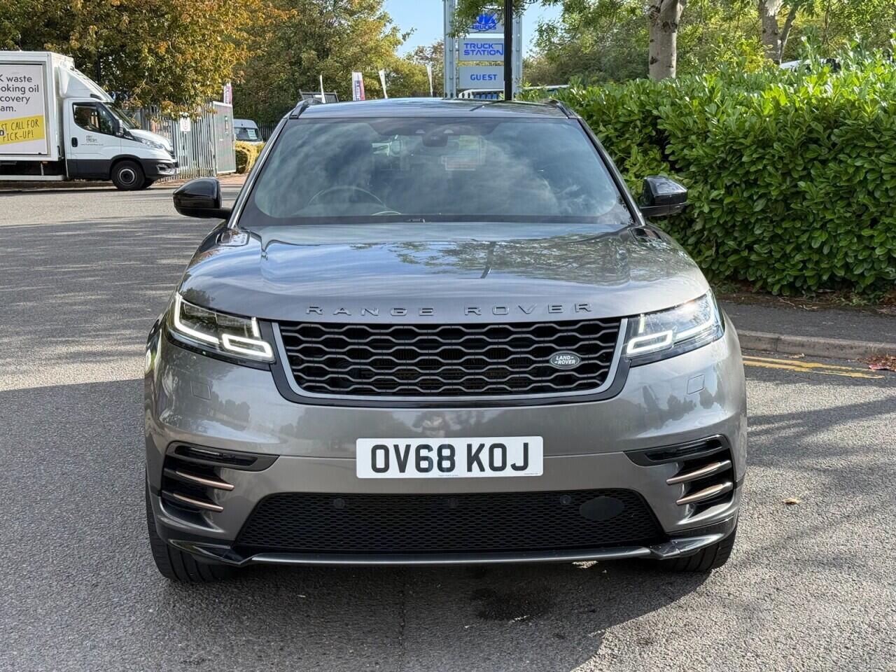 Land Rover Range Rover Velar view 2