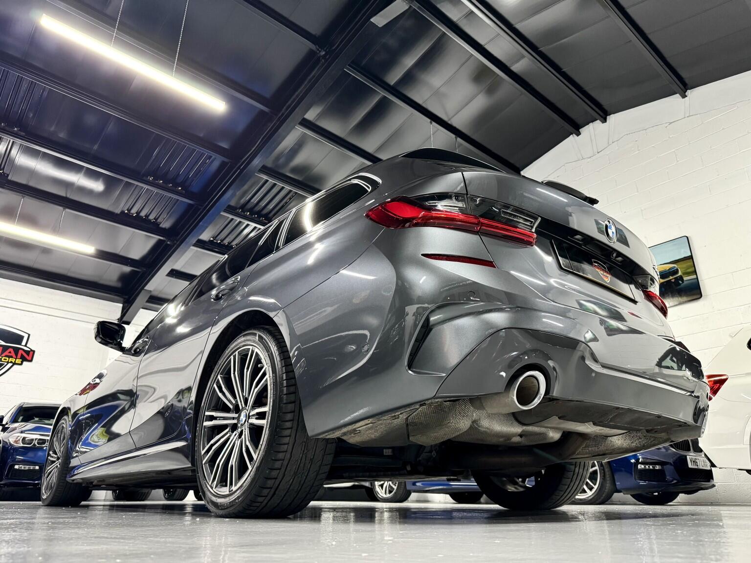 BMW 3 Series view 8