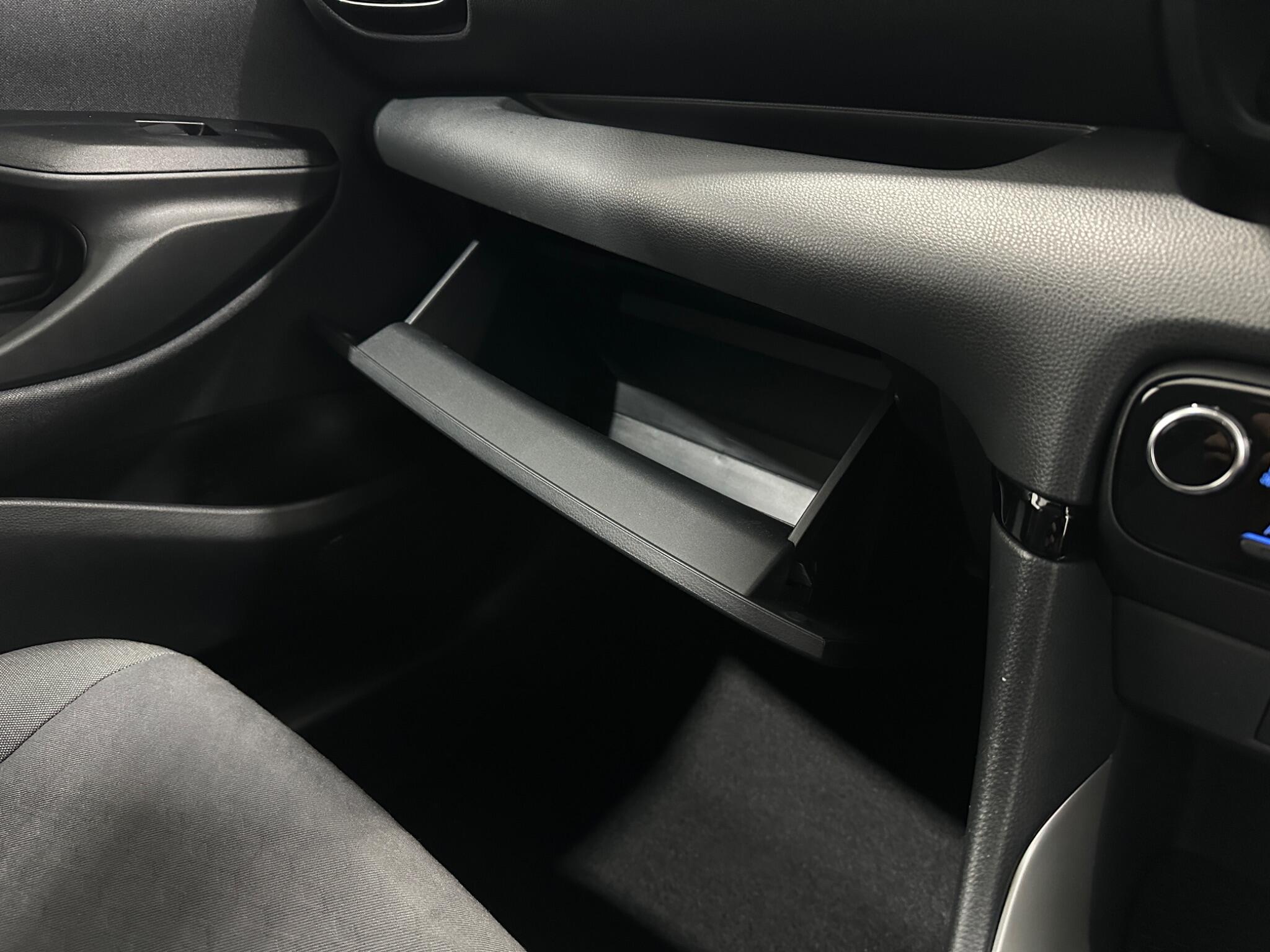 Mazda Mazda2 view 25