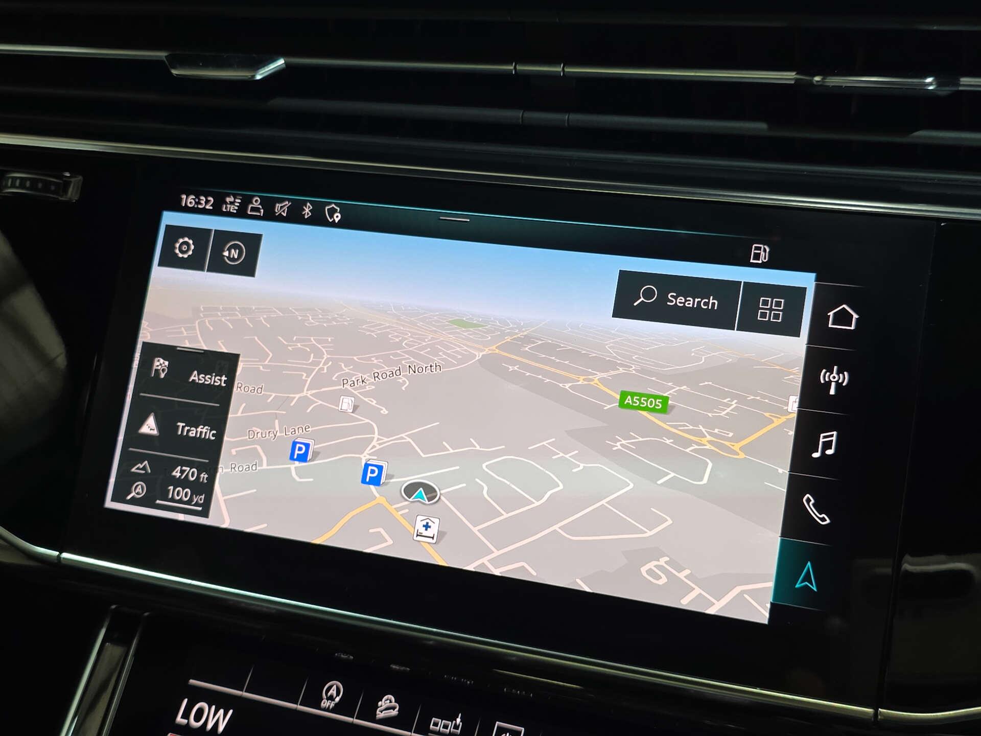 Audi Q7 view 27