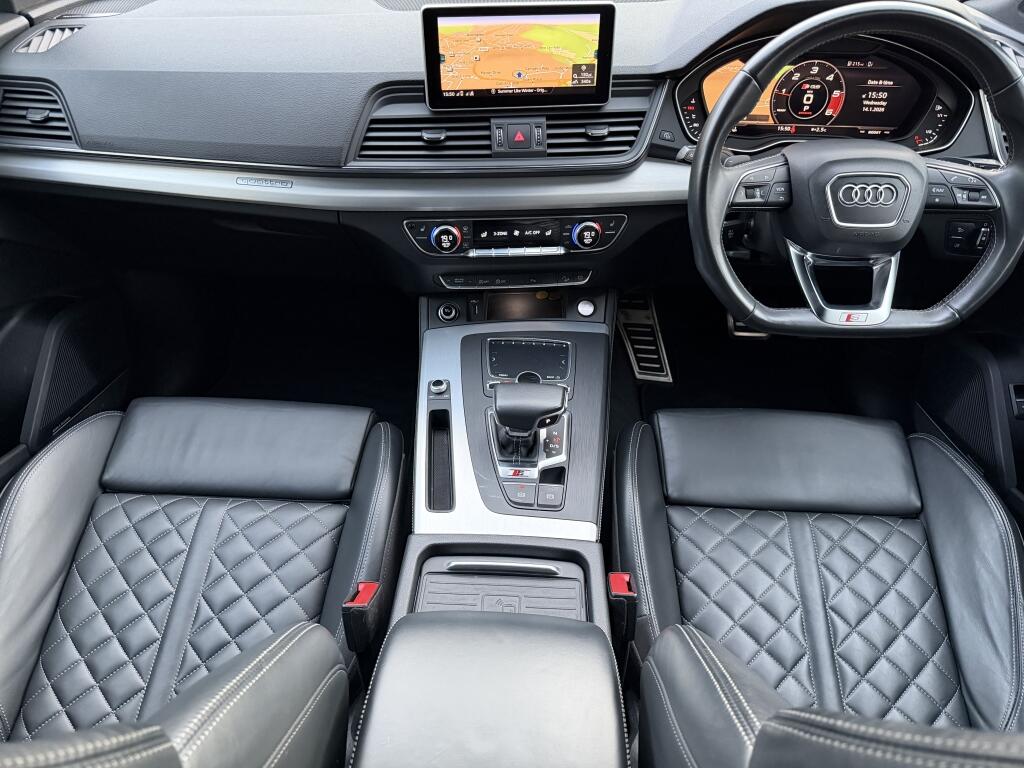 Audi SQ5 view 8
