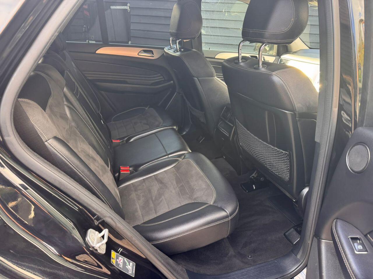 Mercedes-Benz M-Class view 17