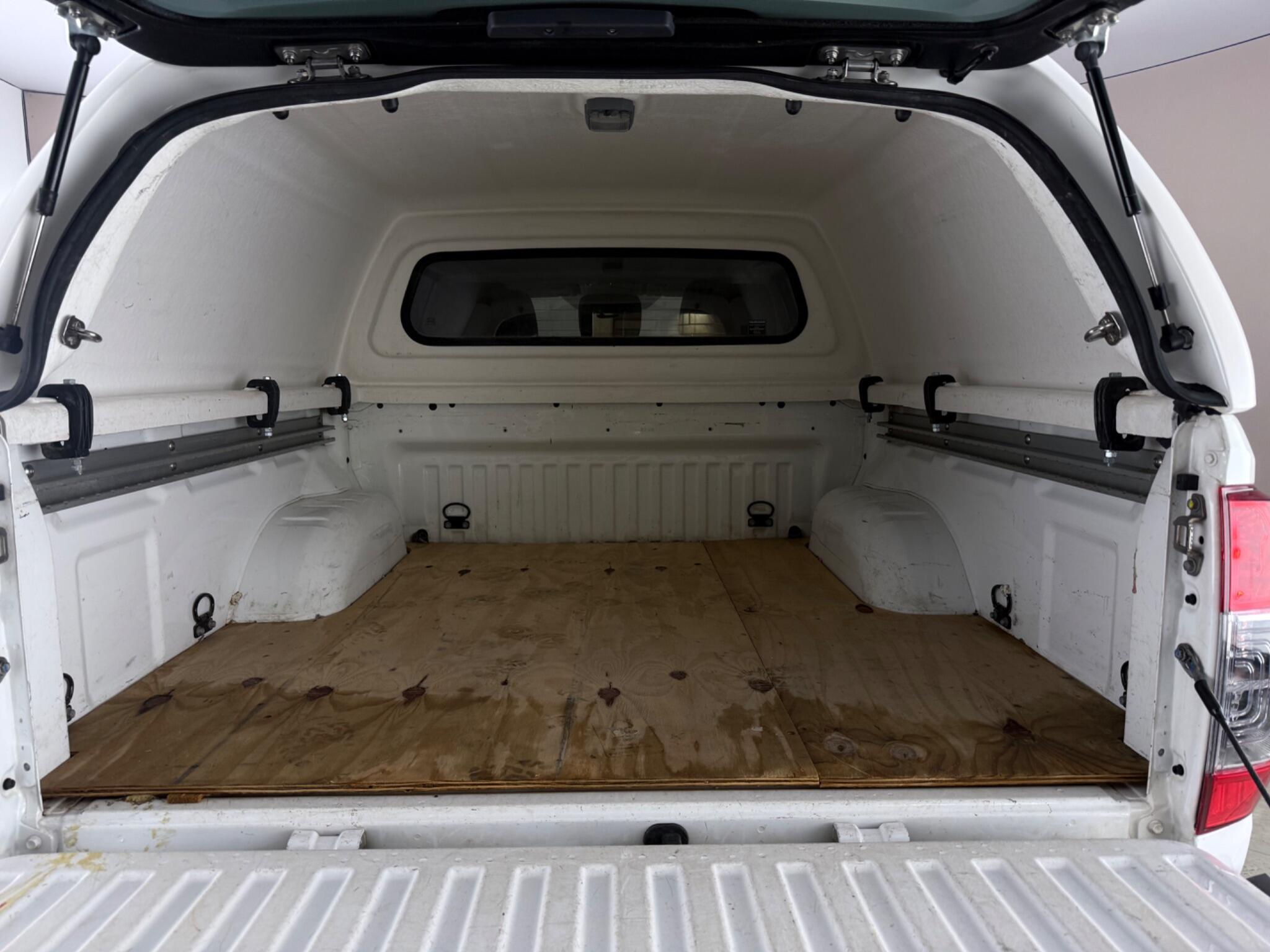 Nissan Navara view 9