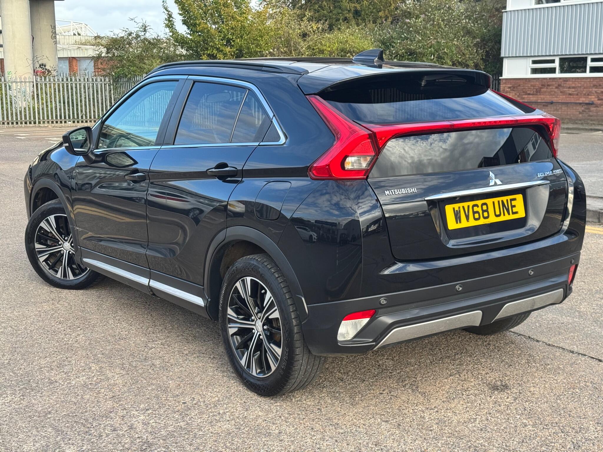Mitsubishi Eclipse Cross view 4