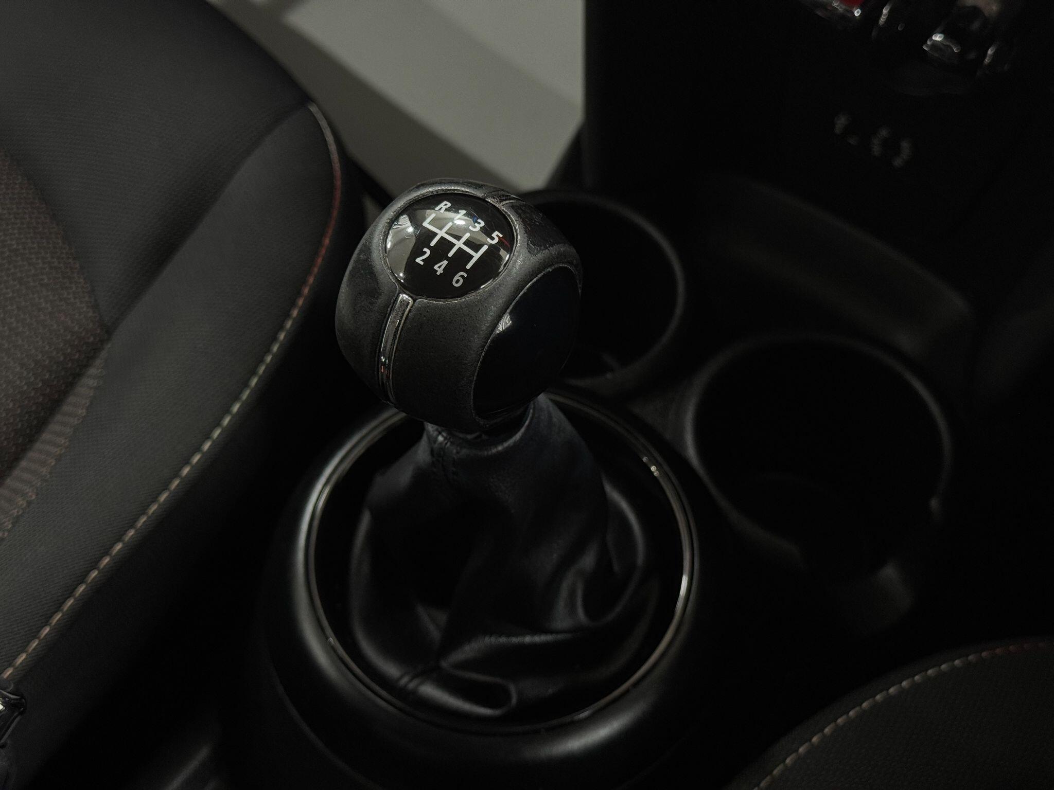 Mini Hatch view 35
