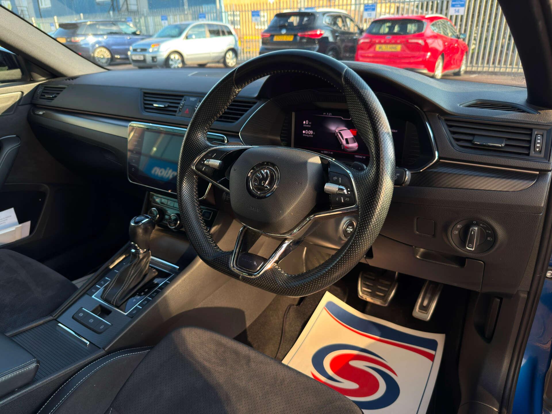 Skoda Superb view 13