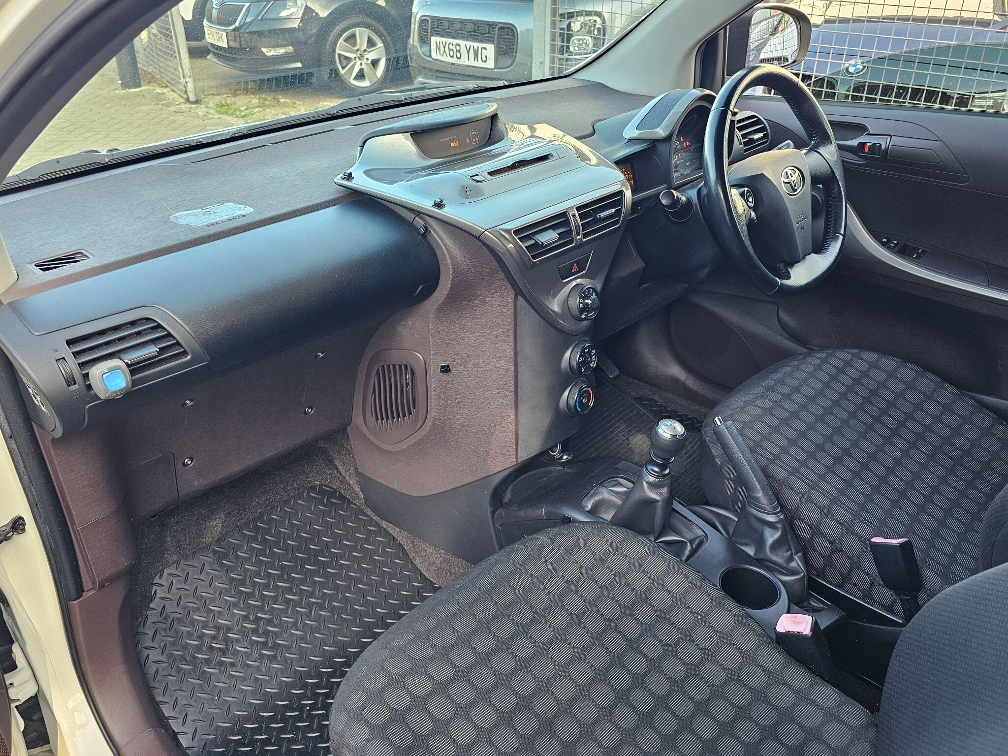 Toyota Iq view 37