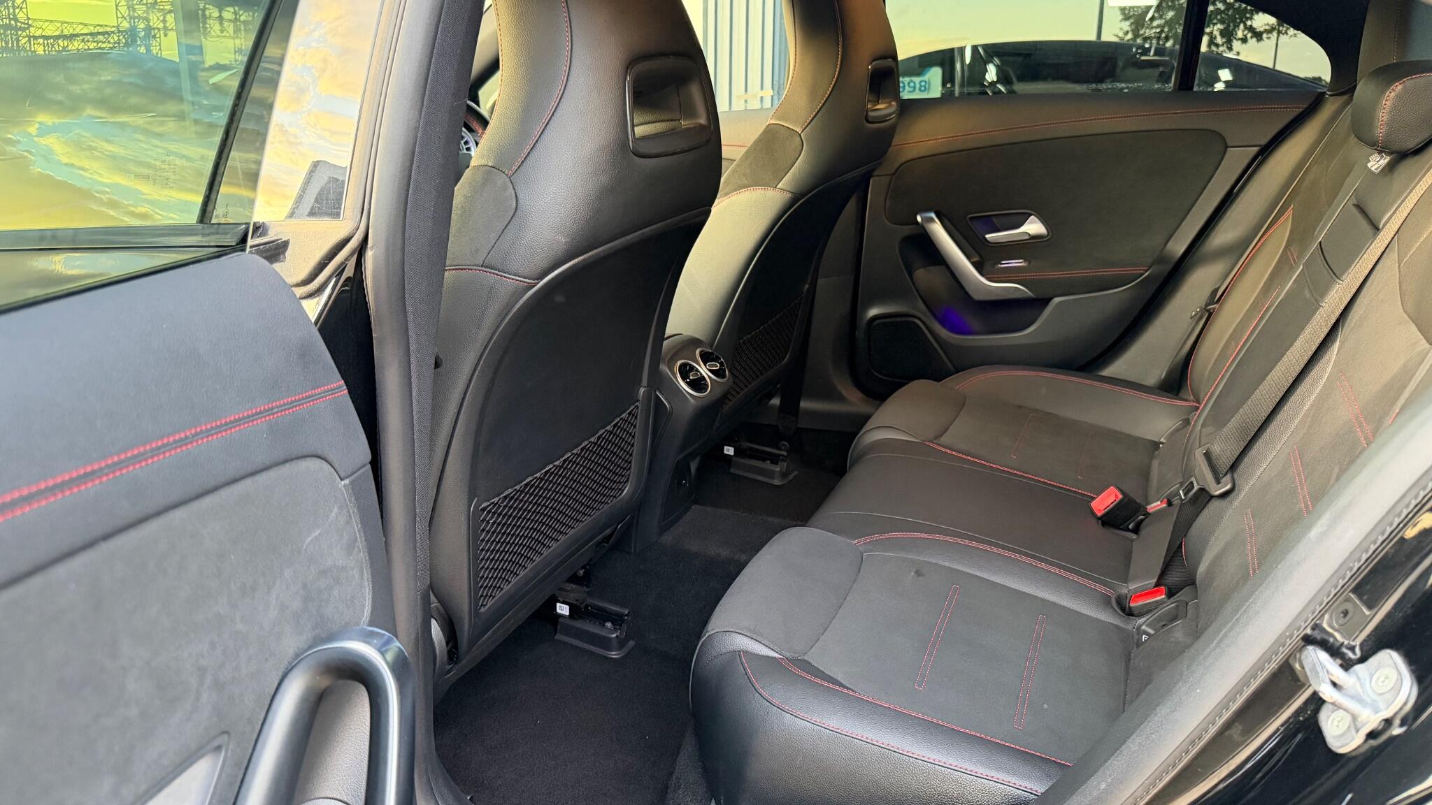 Mercedes-Benz Cla view 10
