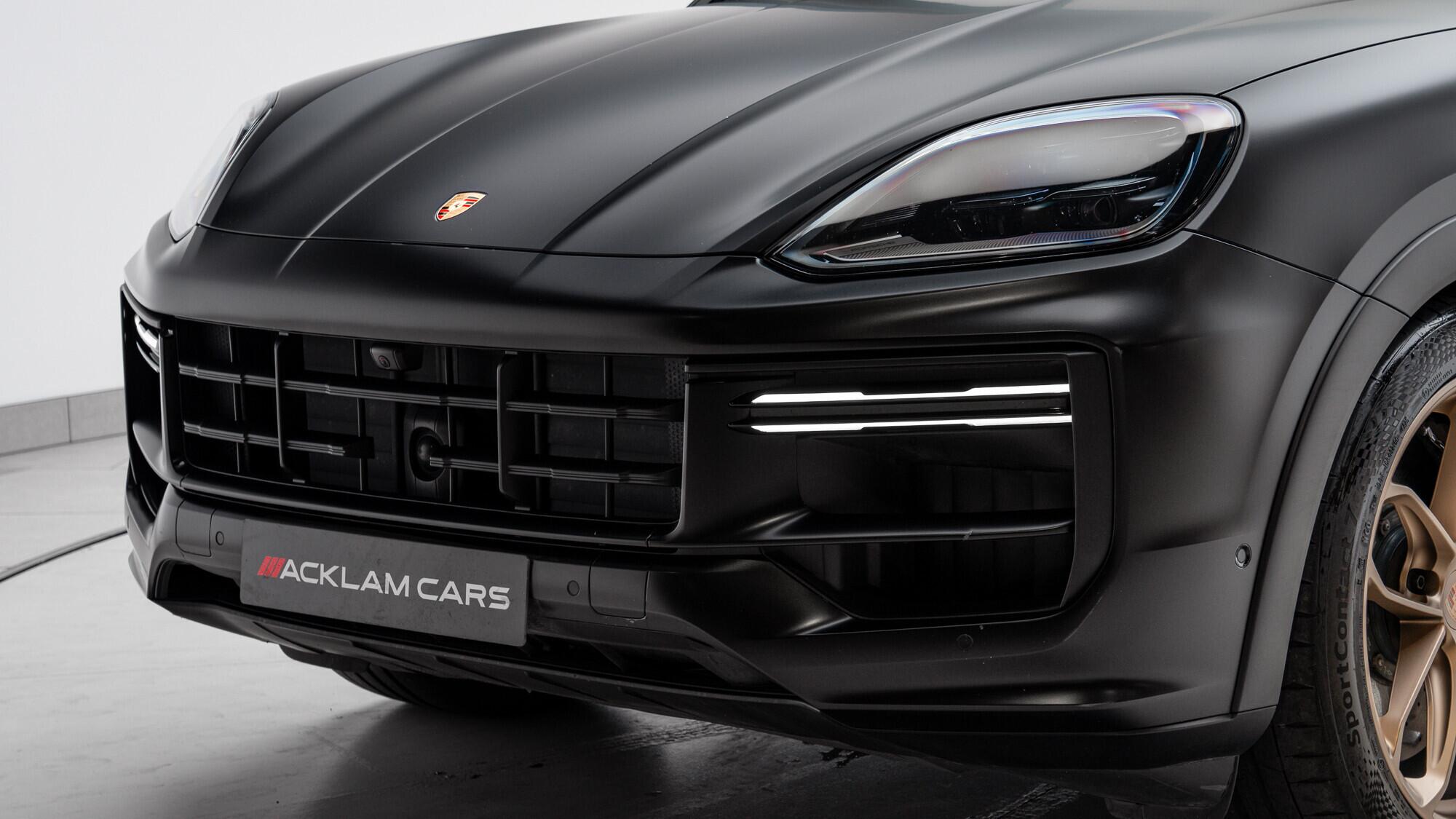 Porsche Cayenne view 8