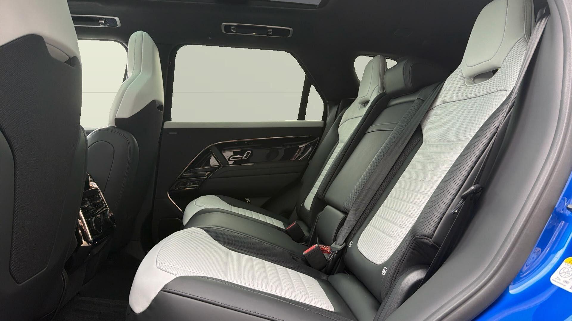 Land Rover Range Rover Sport view 8