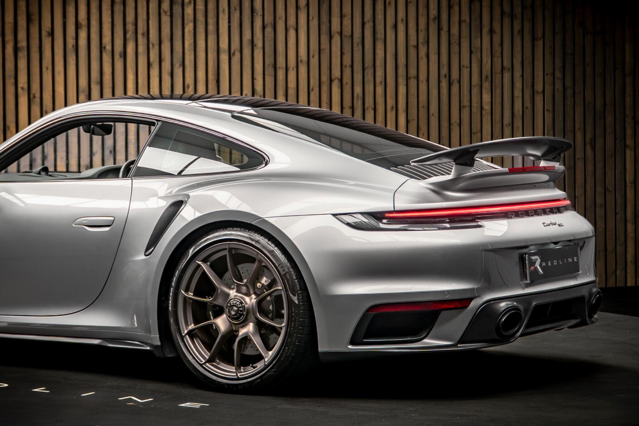 Porsche 911 view 17