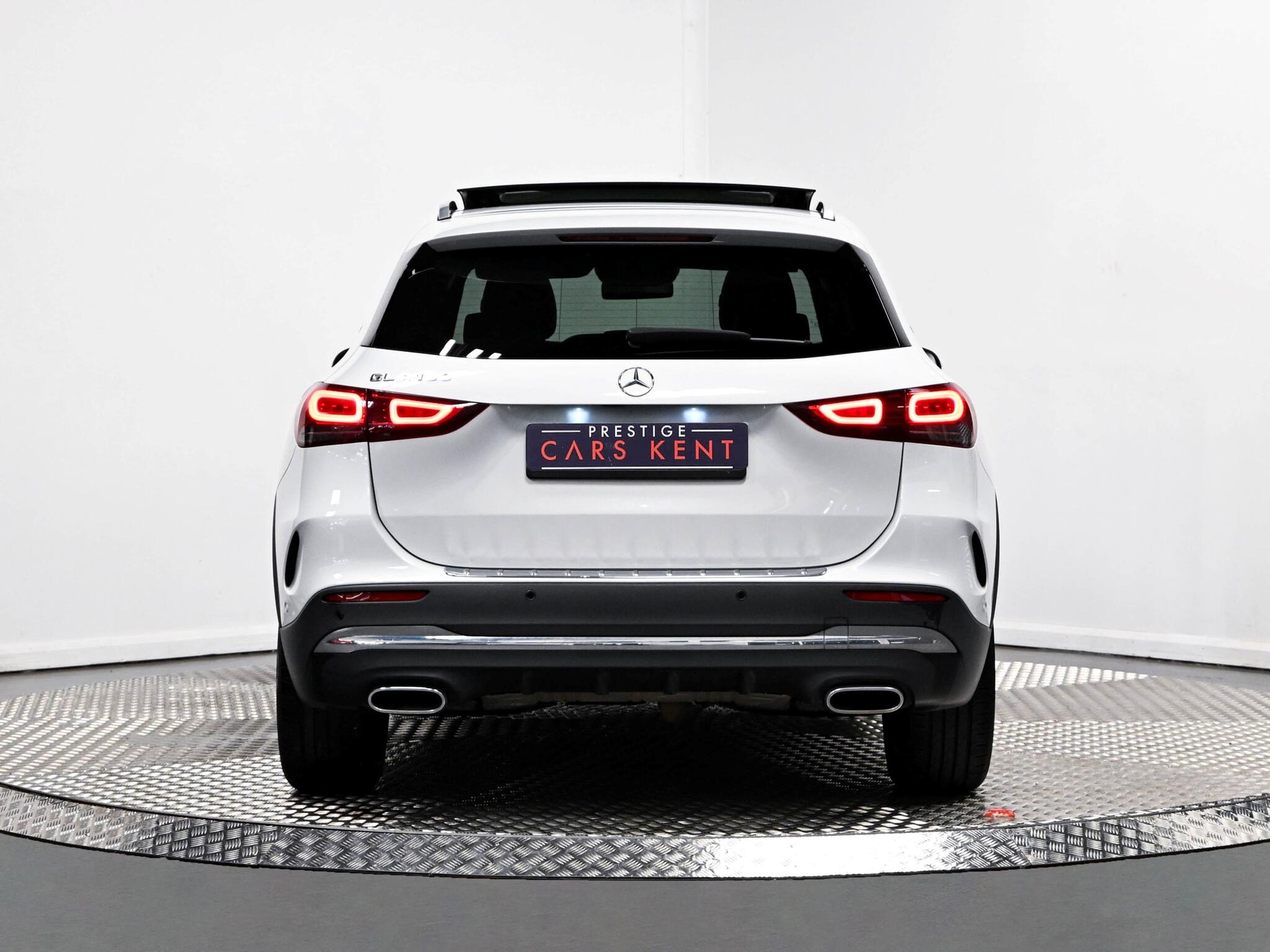 Mercedes-Benz Gla view 6
