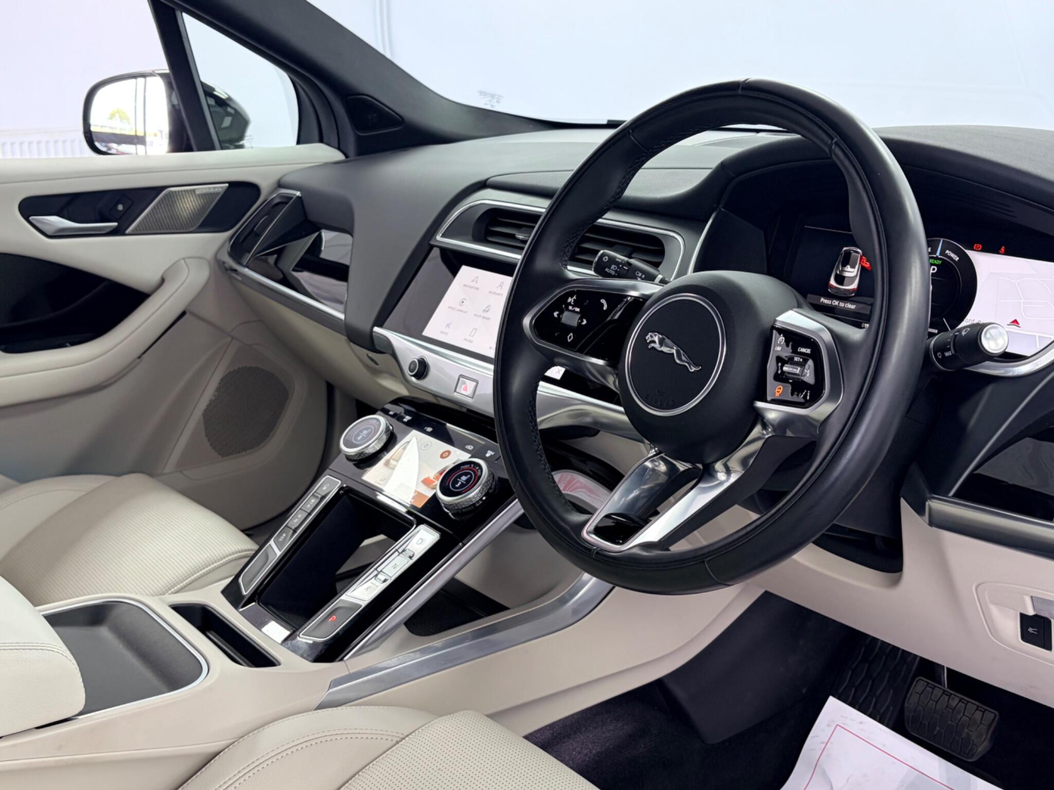 Jaguar I-Pace view 10