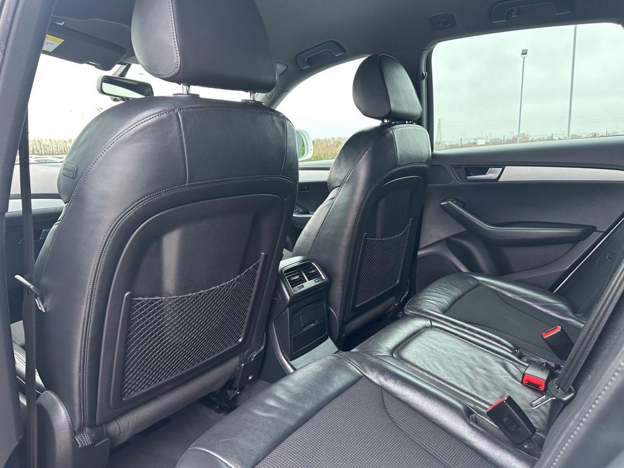 Audi Q5 view 10