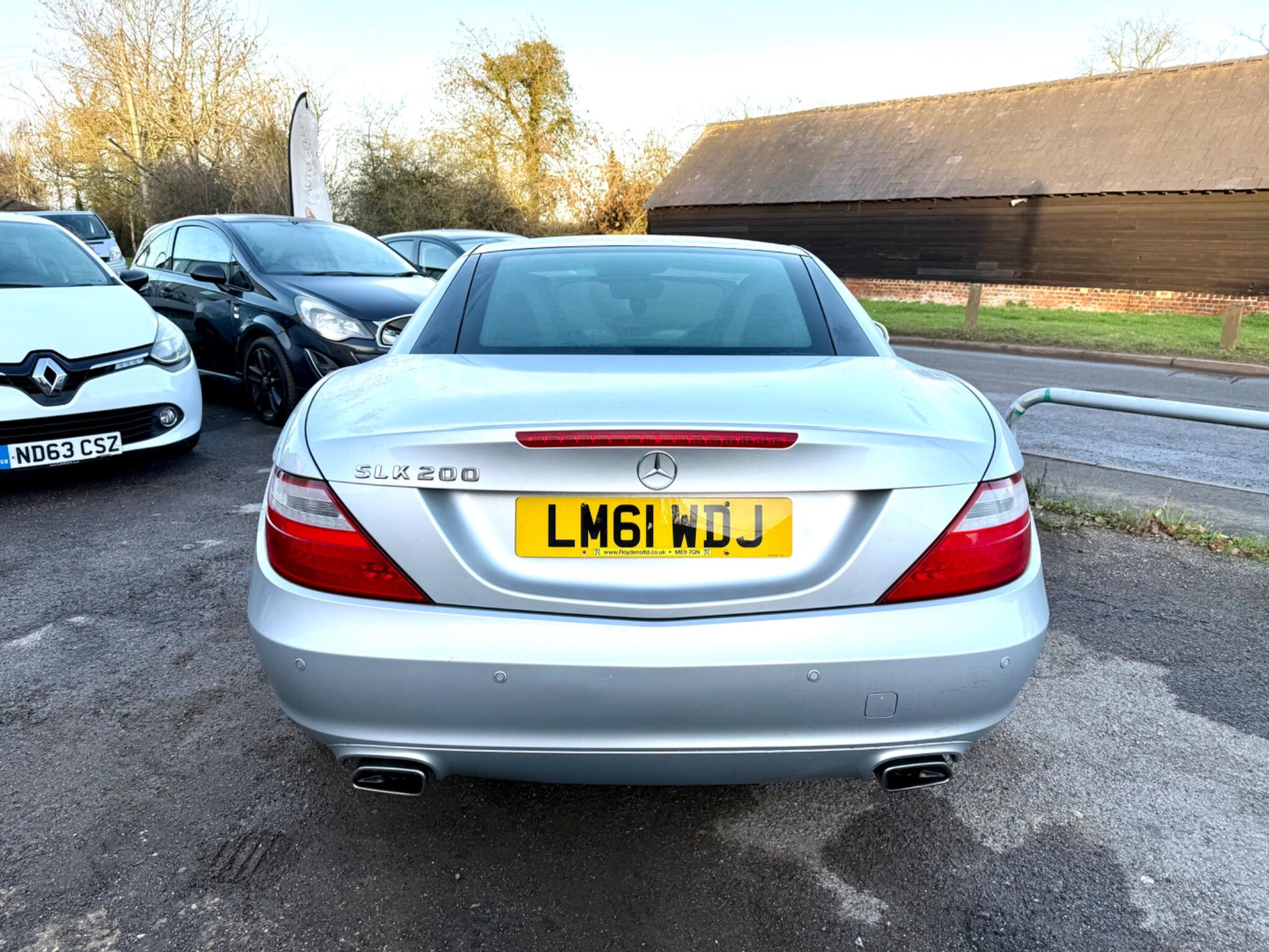 2011 Mercedes-Benz SLK image 7