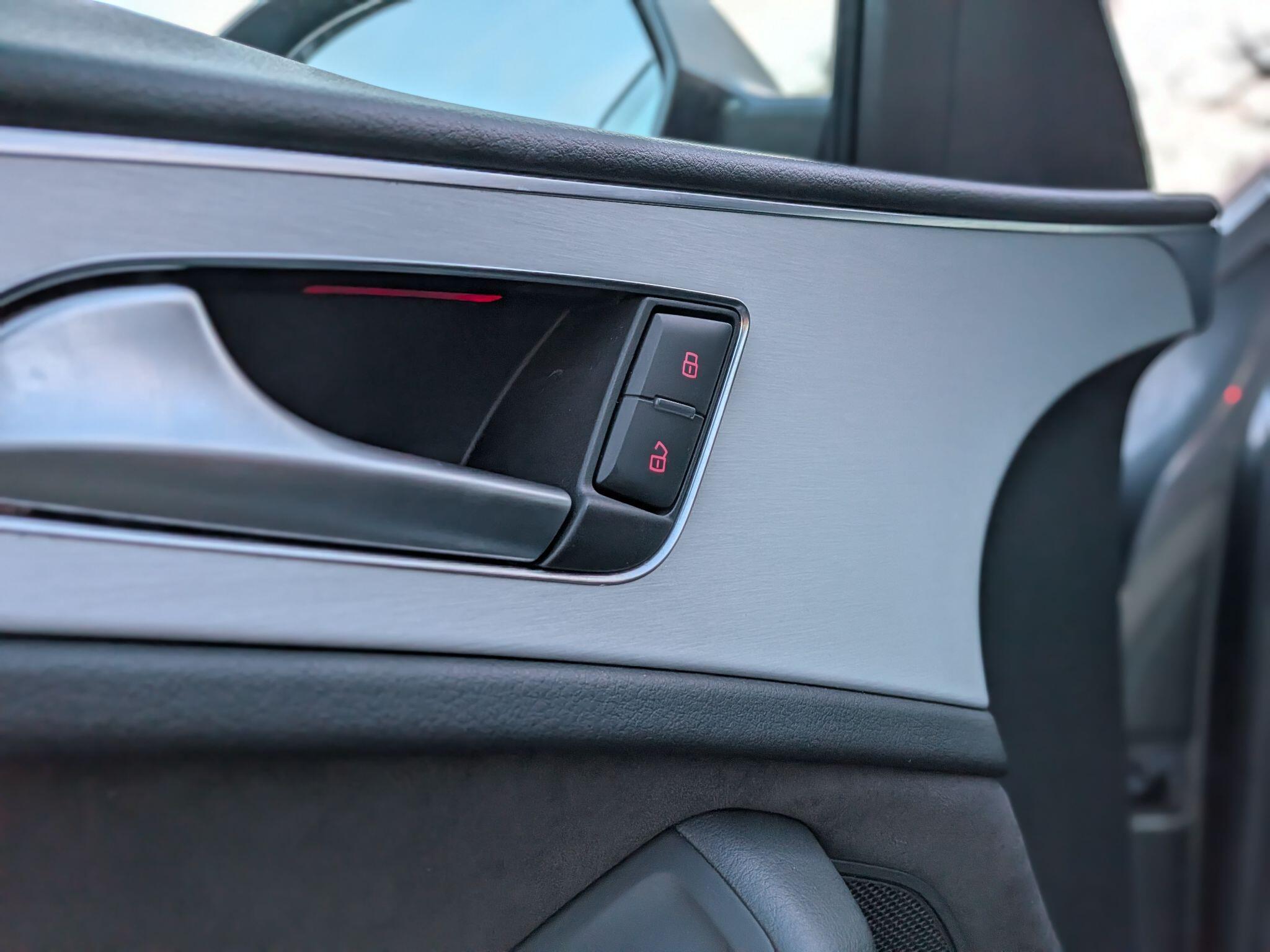 Audi A6 Saloon view 44