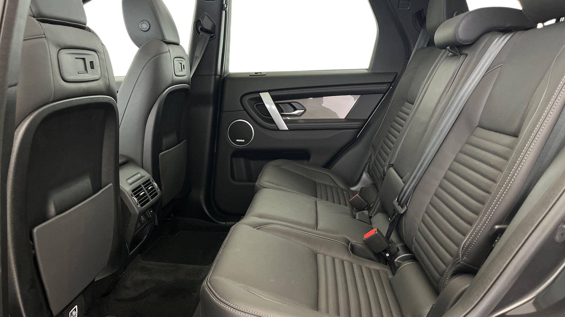 Land Rover Discovery Sport view 7