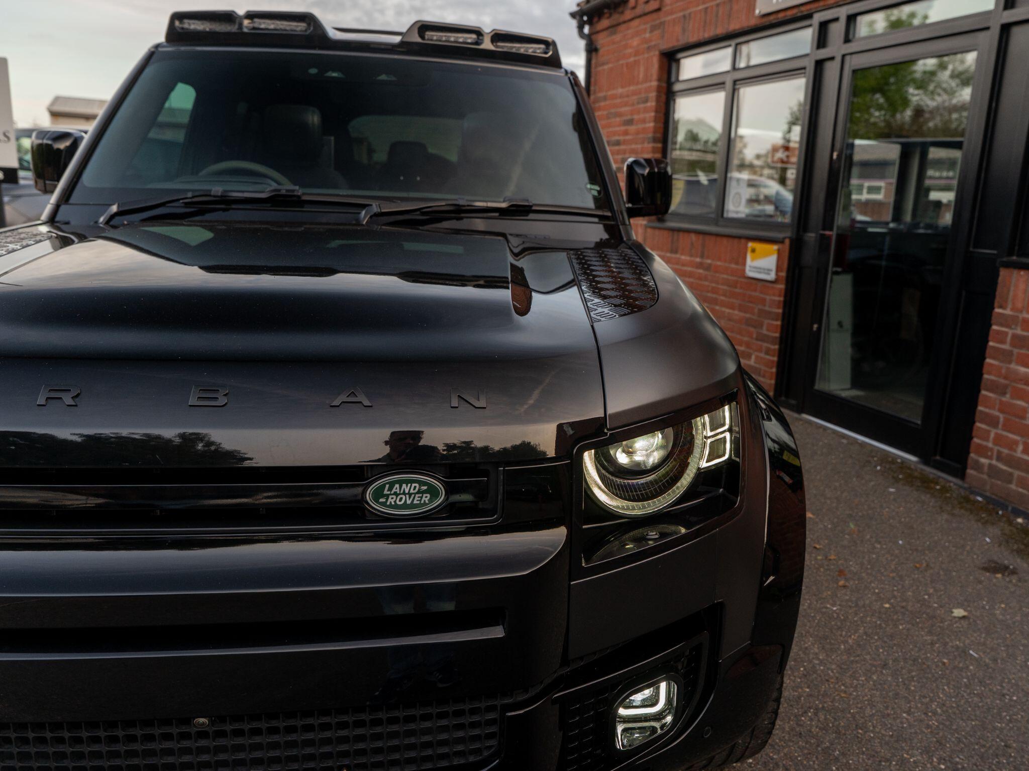 Land Rover Defender view 22
