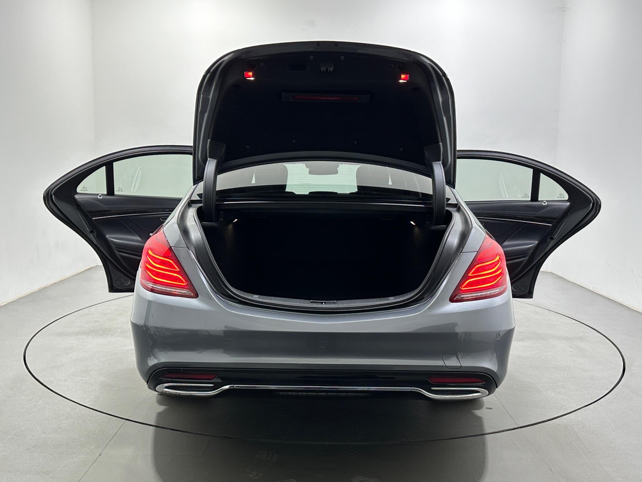 Mercedes-Benz S-Class view 47